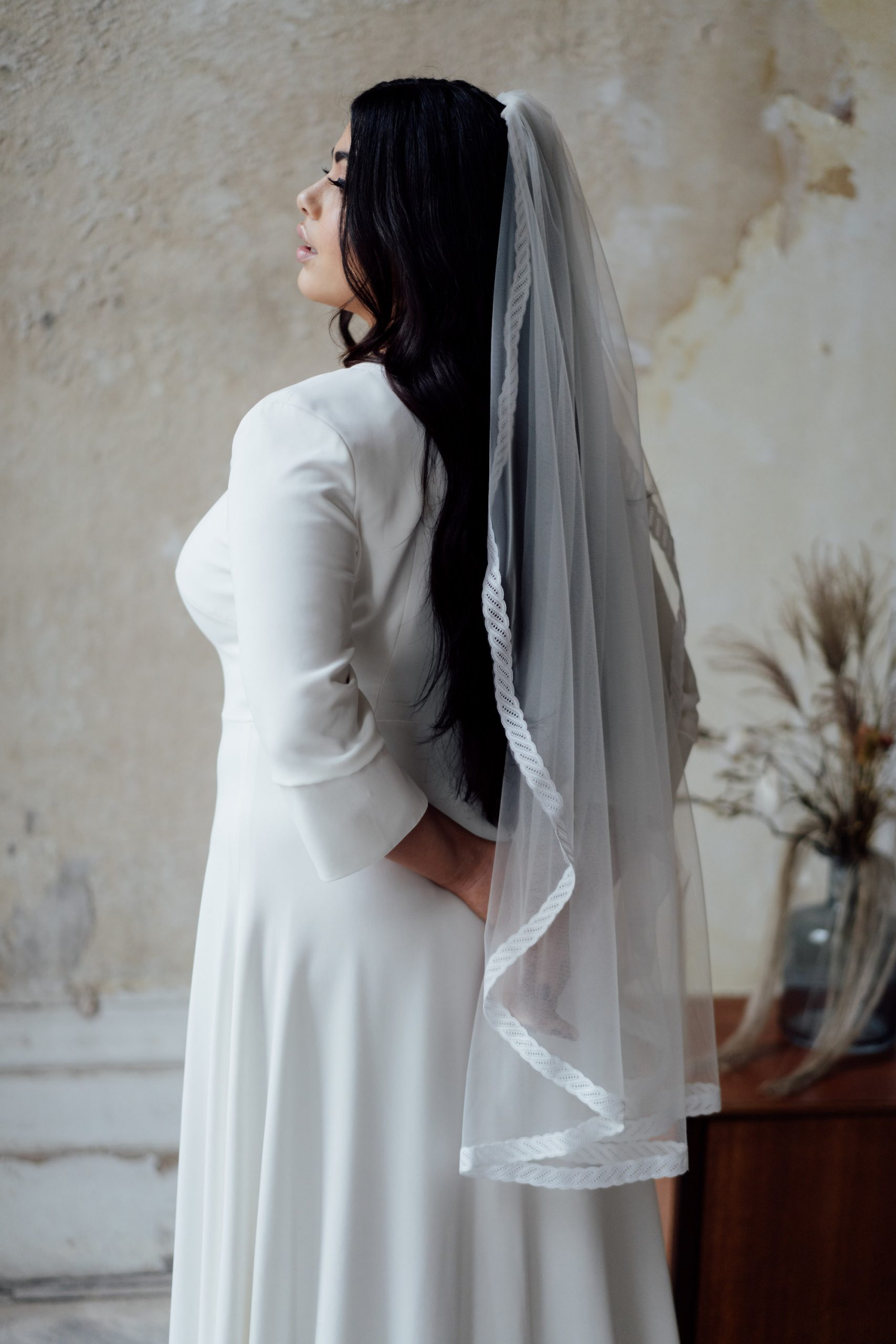 Mid length wedding veil by Andrea Hawkes