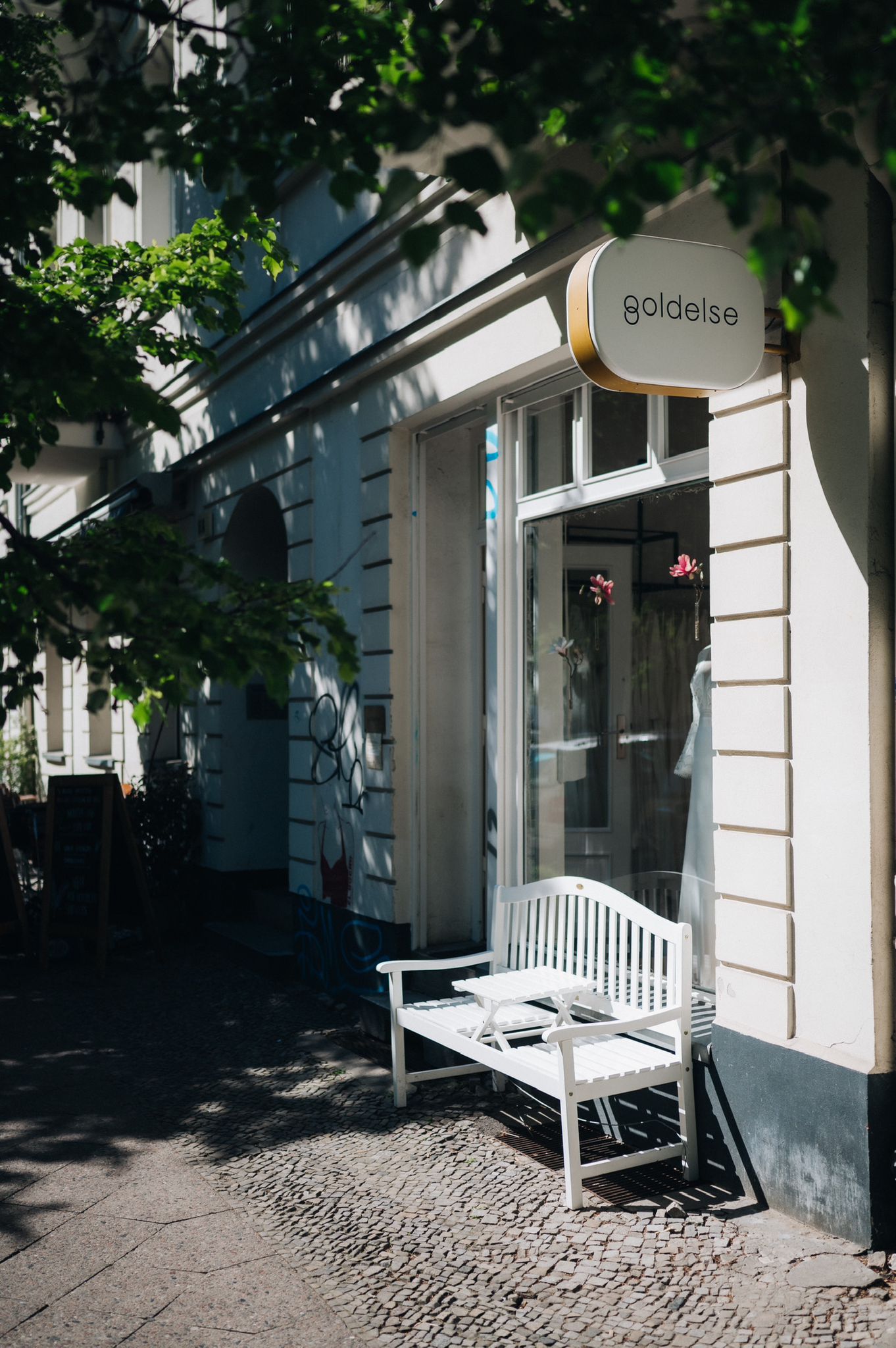 Andrea Hawkes Stockists - Where to Try on & The Importance of Working With a Skilled Bridal Stylist 18 Goldelse Berlin Andrea Hawkes Stockist 3