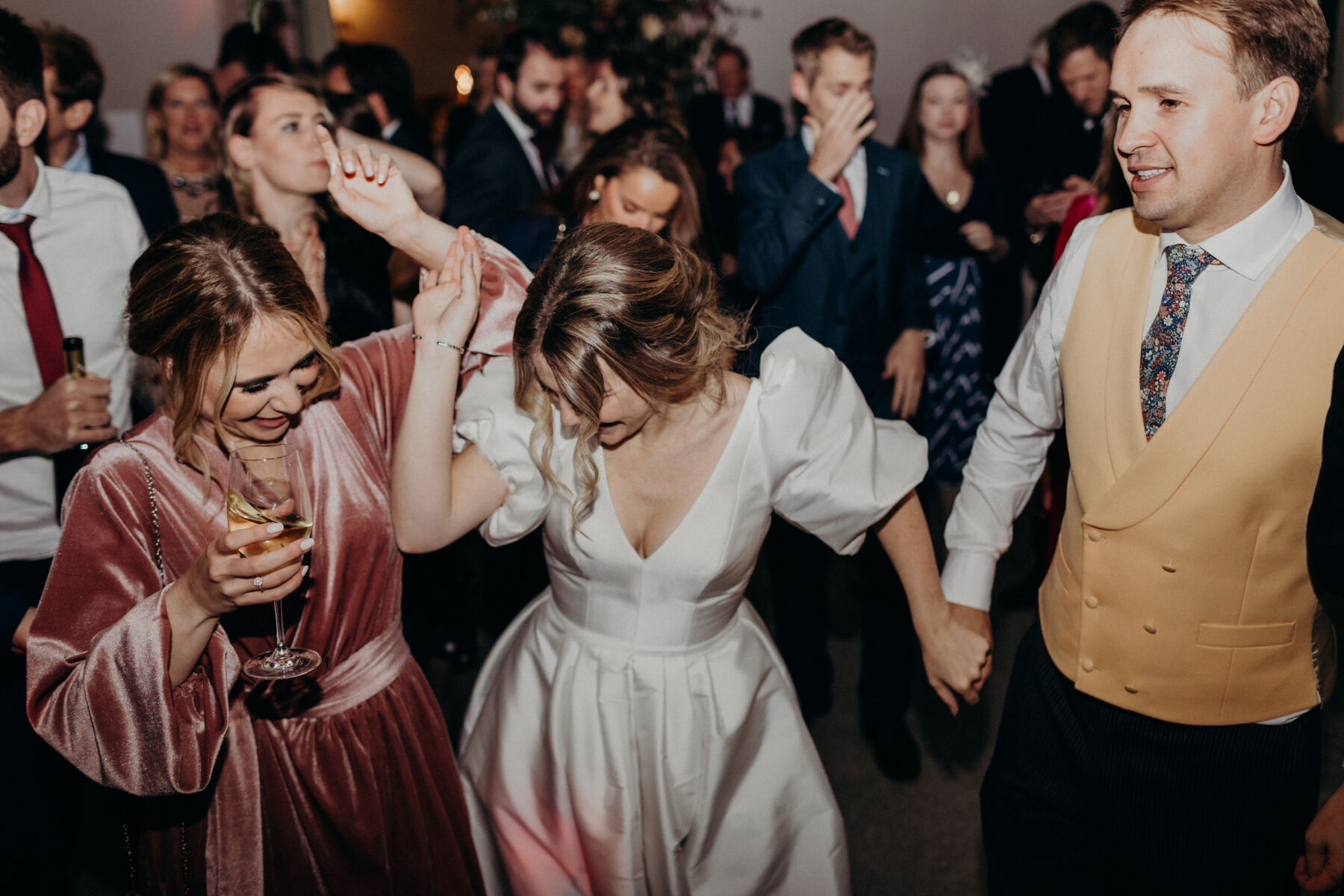 Bride & groom on the dancefloor at Hampton Court House