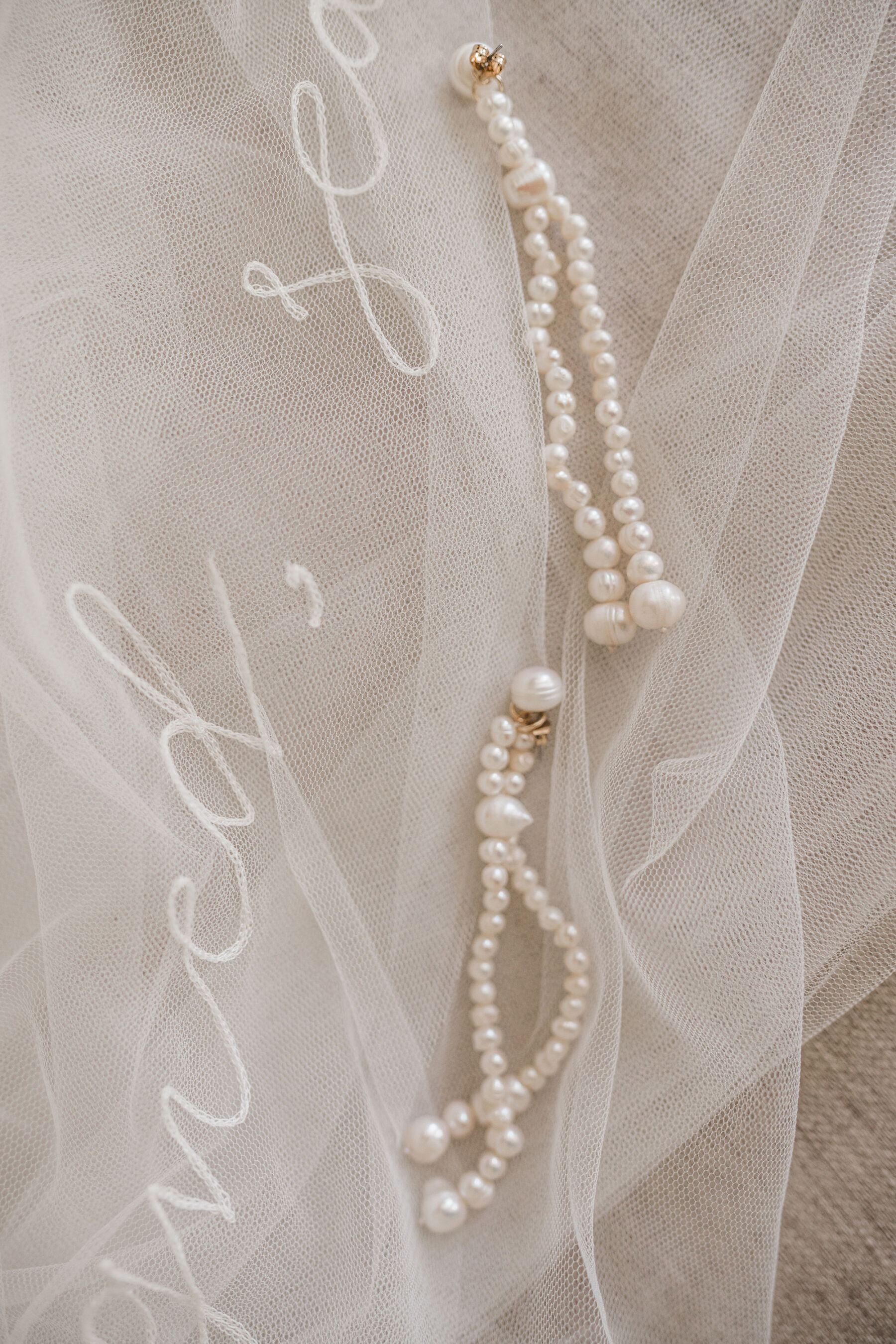 An Edgy-Luxe Wedding Editorial, Featuring Sophisticated Bridal Designs by Nortier and Anna Kara 12 Modern Rose KRP023