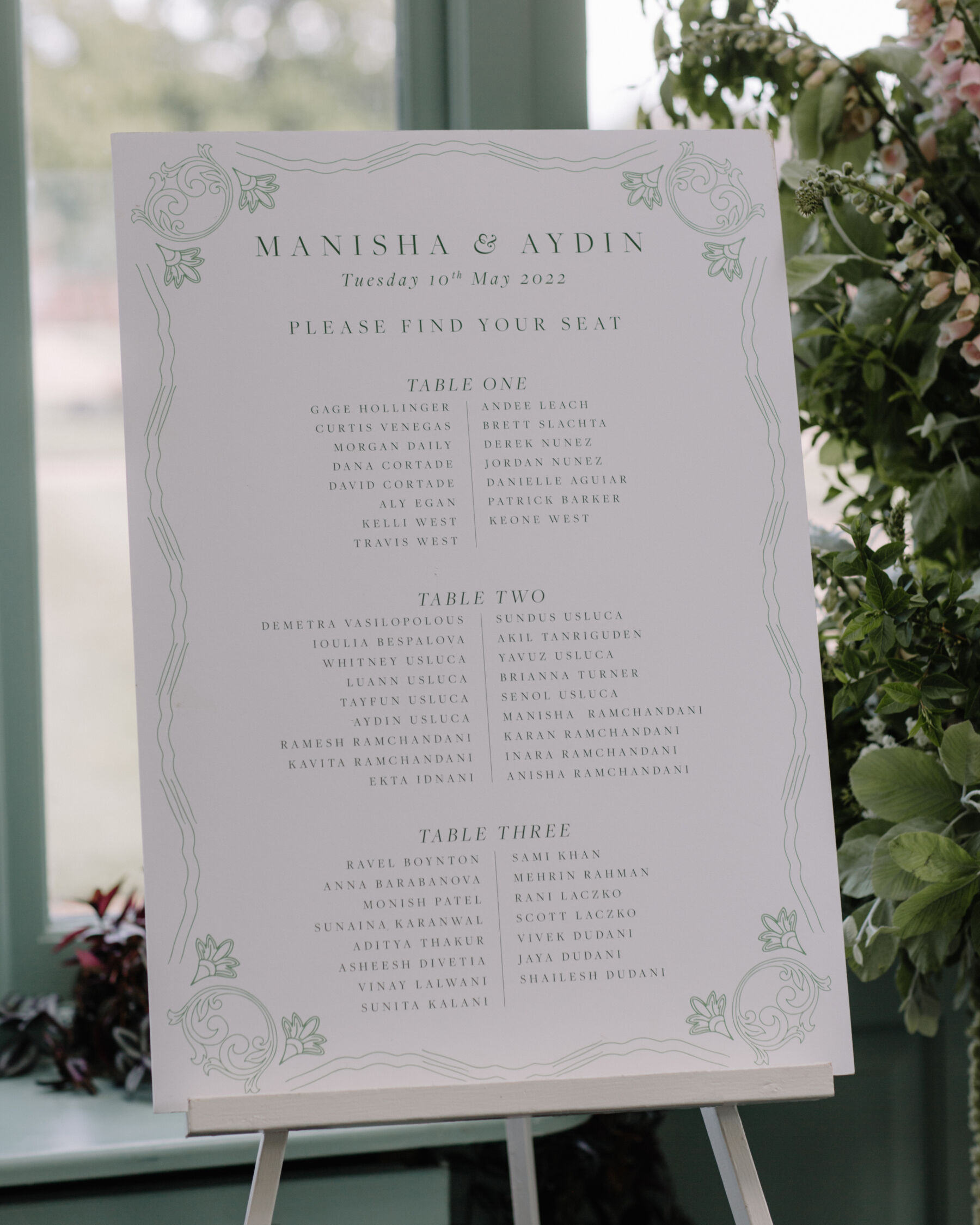 Bespoke seating plan with illustrated border details
