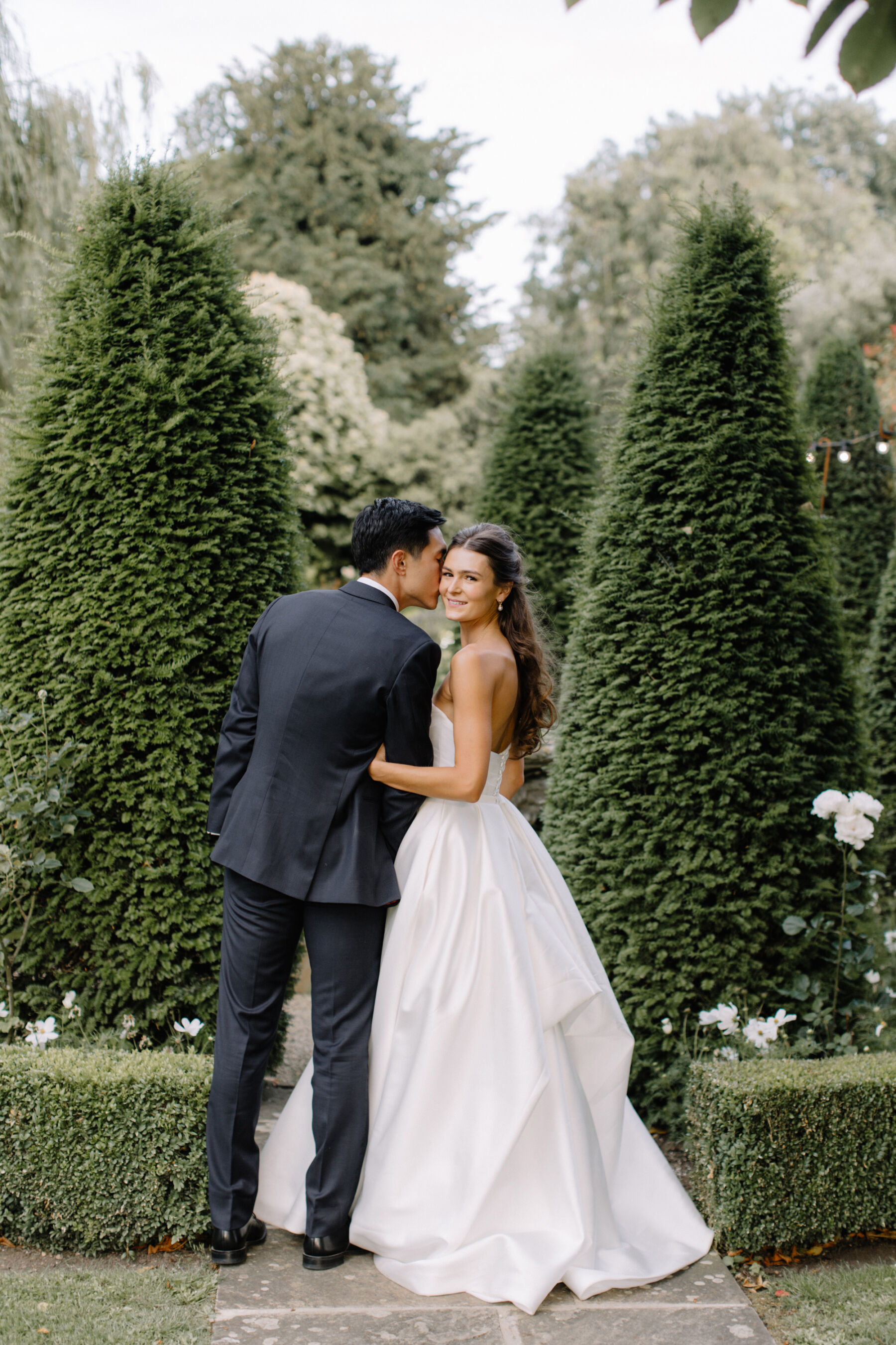 A Tythe Summer in Six Dresses: How Bride Hilly Found Her Suzanne Neville Gown 17 15 Tythe Barn Launton Wedding Cotswolds