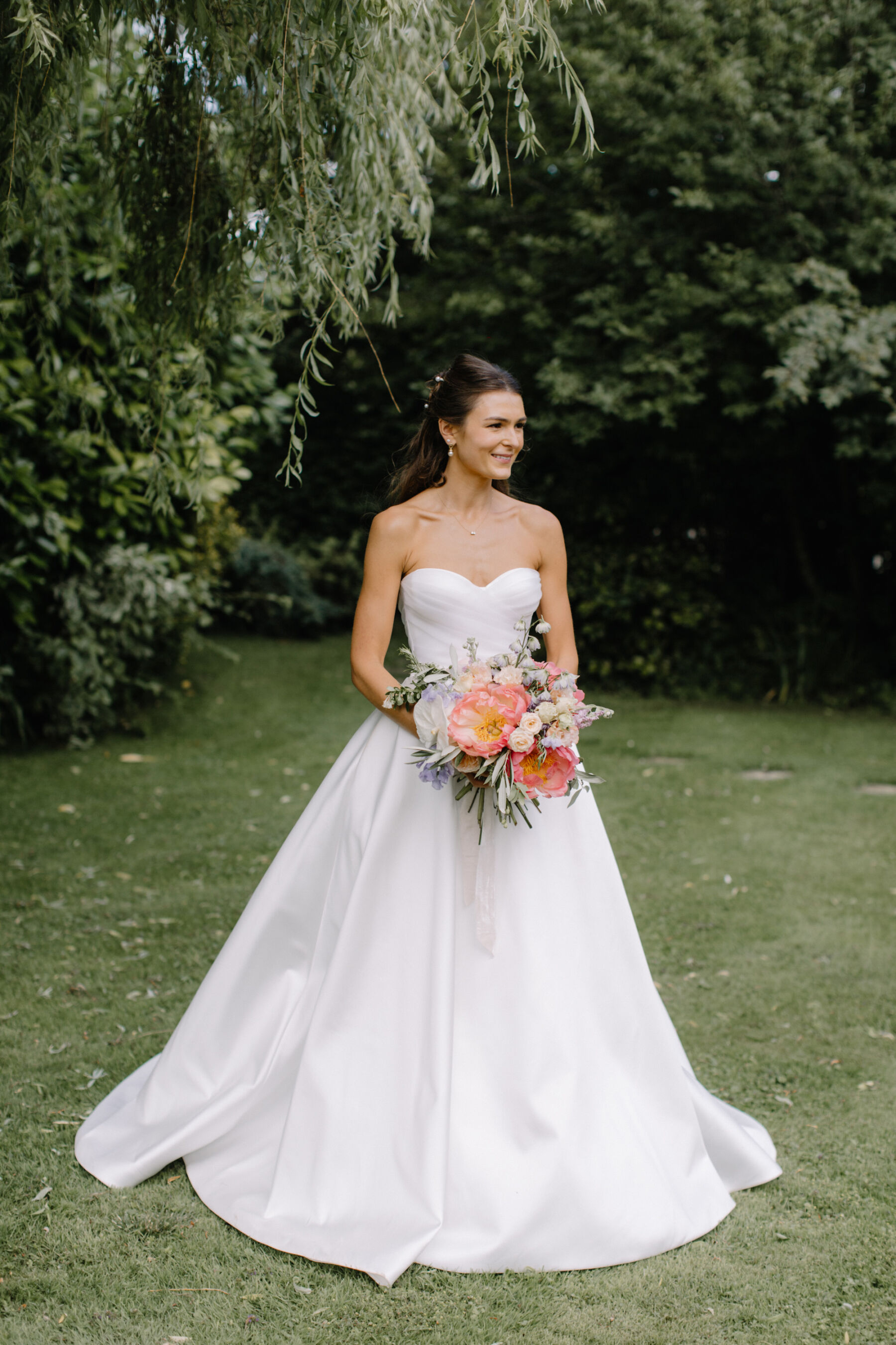 A Tythe Summer in Six Dresses: How Bride Hilly Found Her Suzanne Neville Gown 15 23 Tythe Barn Launton Wedding Cotswolds
