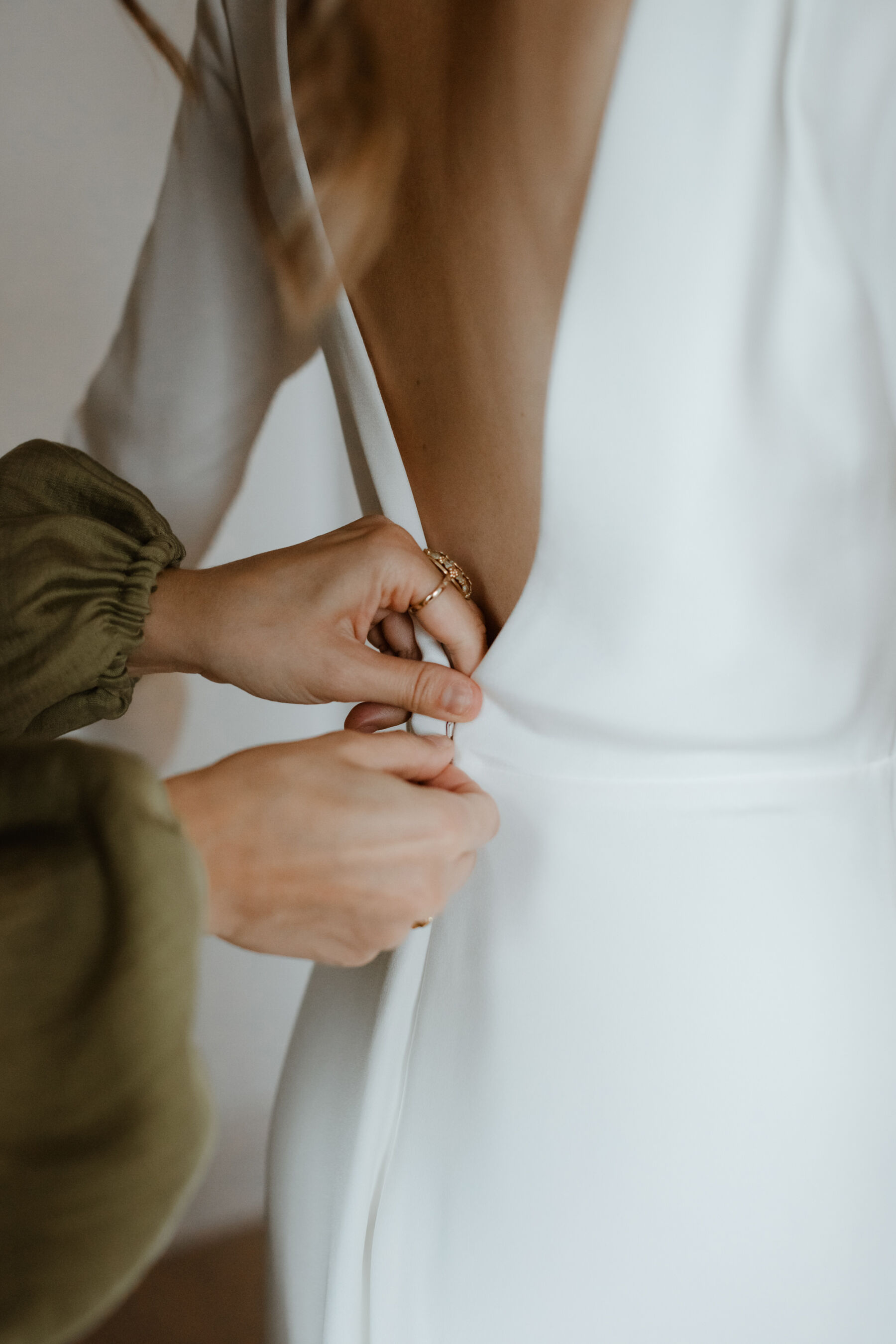 29 Indiebride London wedding dress Cow Shed Crail Caro Weiss Photography