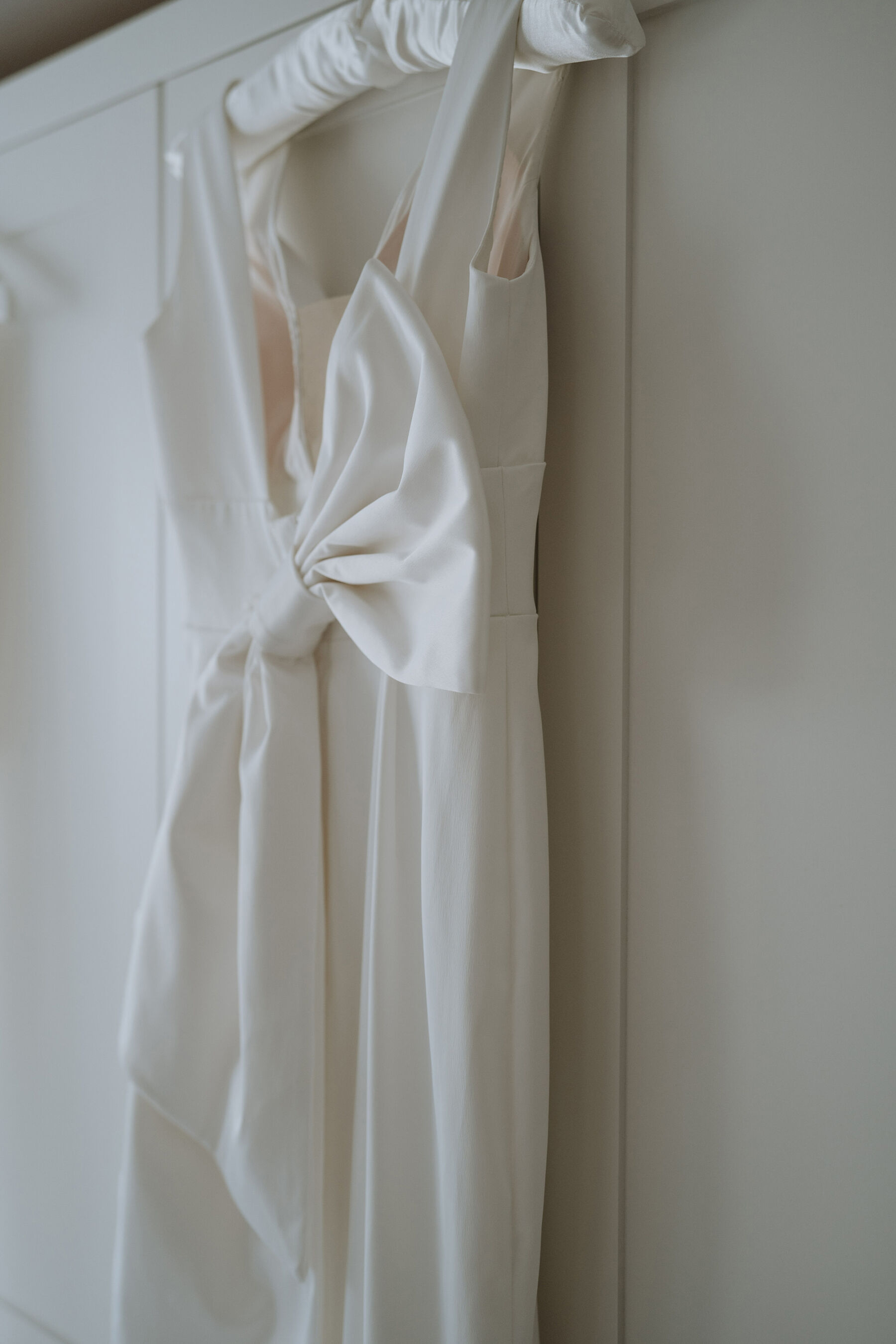 Emily in Eva Lendel for her Classy, Modern, City Wedding at Bread Street Kitchen in London 7 85 Eva Lendell wedding dress Georgina Harrison Photography