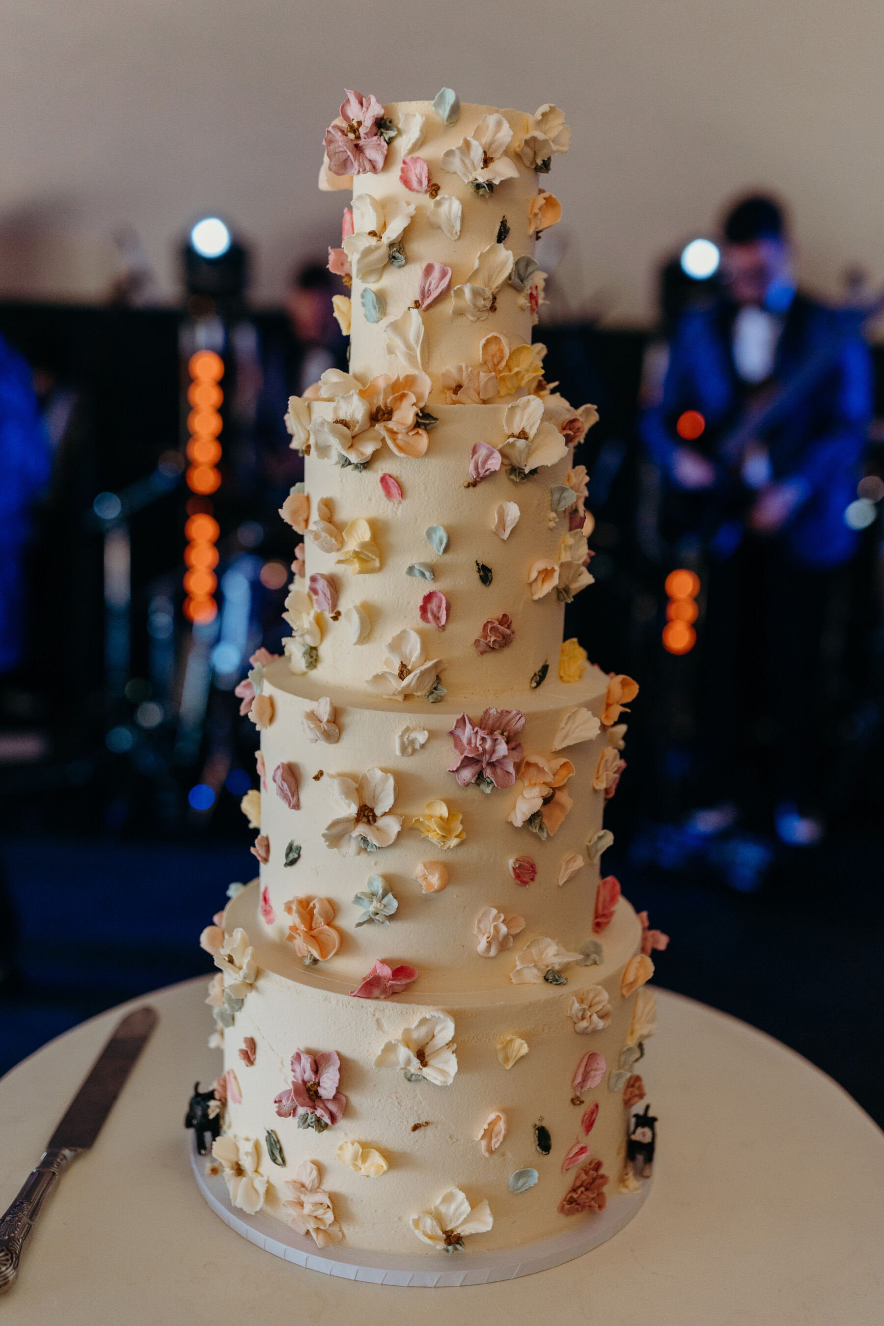 An Elegant Spring Wedding at Pylewell Park, Inspired by Soft, Romantic, Pastel Flowers 28 Pylewell Park Wedding Suzanne Neville Bride 116