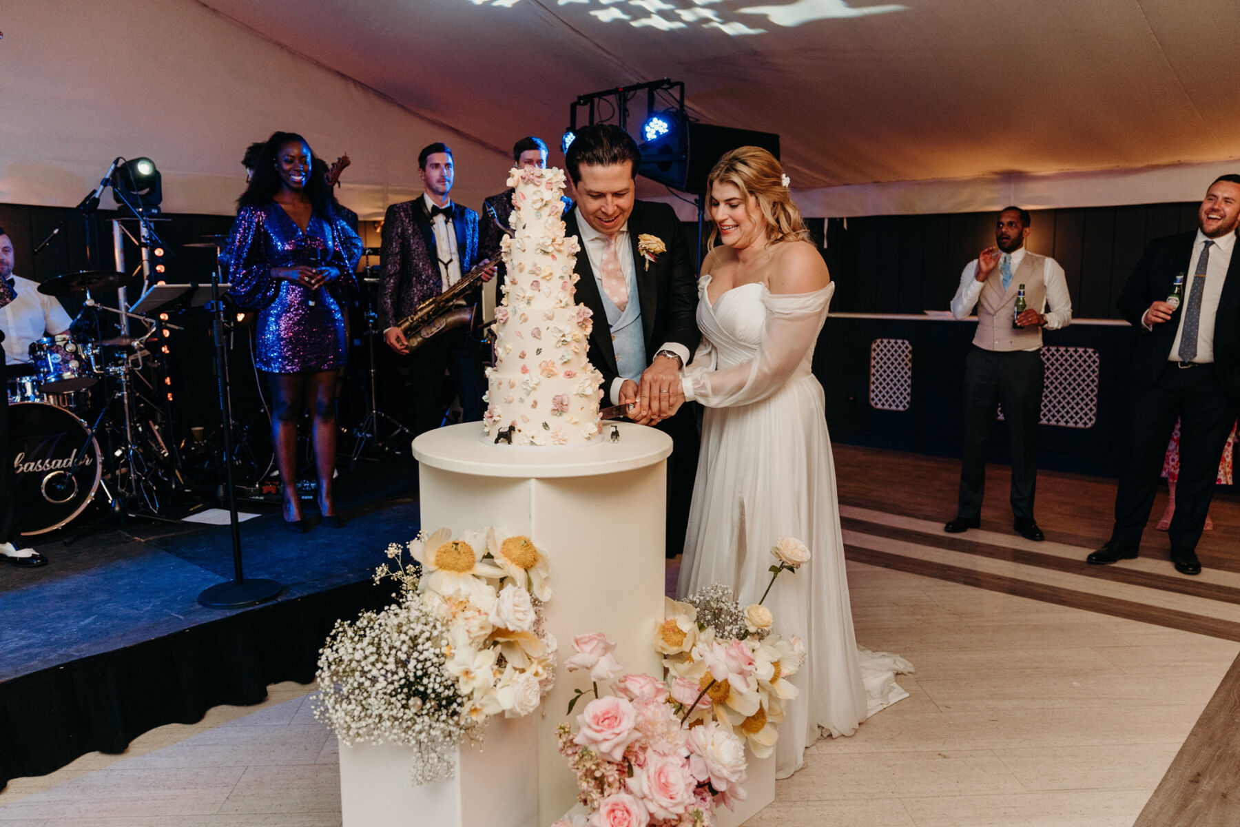 An Elegant Spring Wedding at Pylewell Park, Inspired by Soft, Romantic, Pastel Flowers 27 Pylewell Park Wedding Suzanne Neville Bride 168