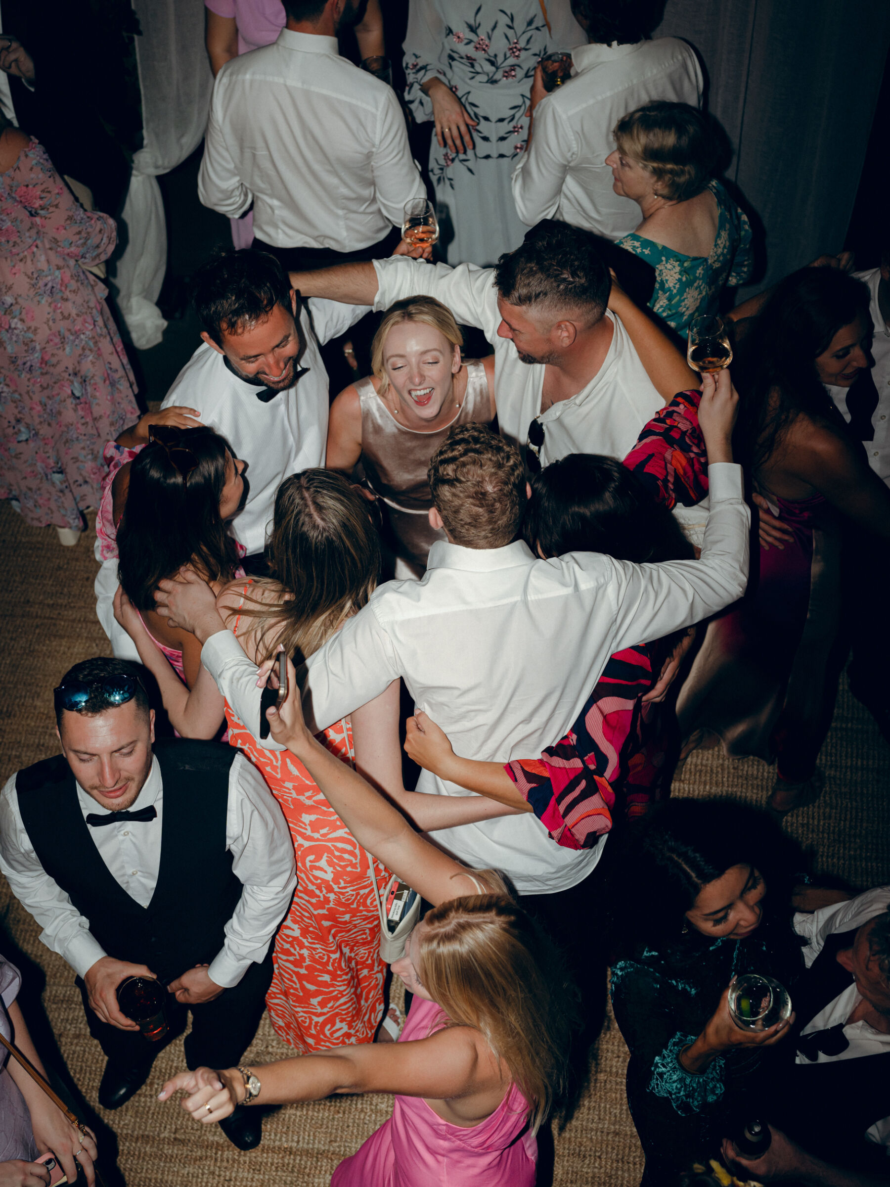 Annie & Harry's Effortlessly Glamorous, Colourful & Modern Double Wedding Weekend 43 HarryAnnieatWoottonHallByKatieJulia 1464