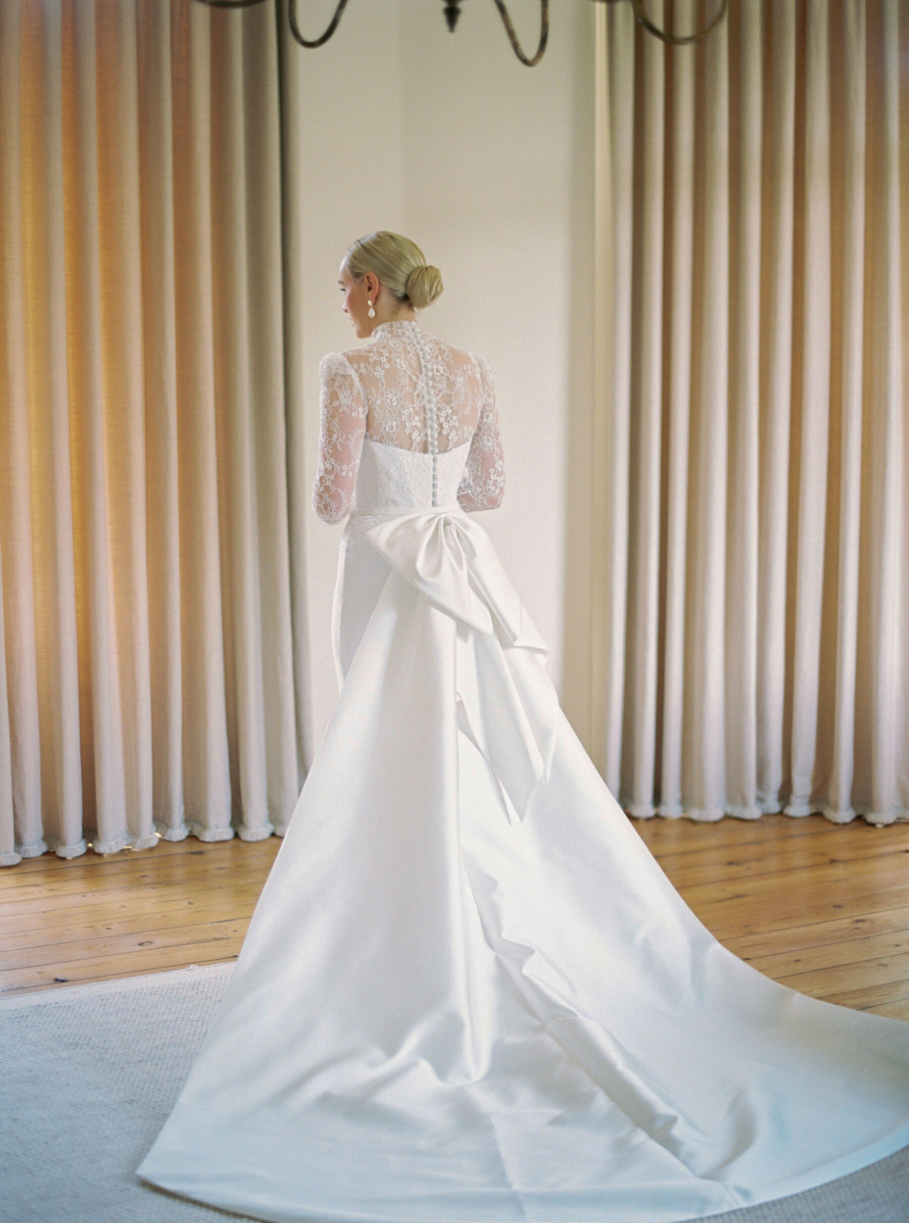 Annie & Harry's Effortlessly Glamorous, Colourful & Modern Double Wedding Weekend 24 Wootton Hall Wedding Katie Julia Photography 46