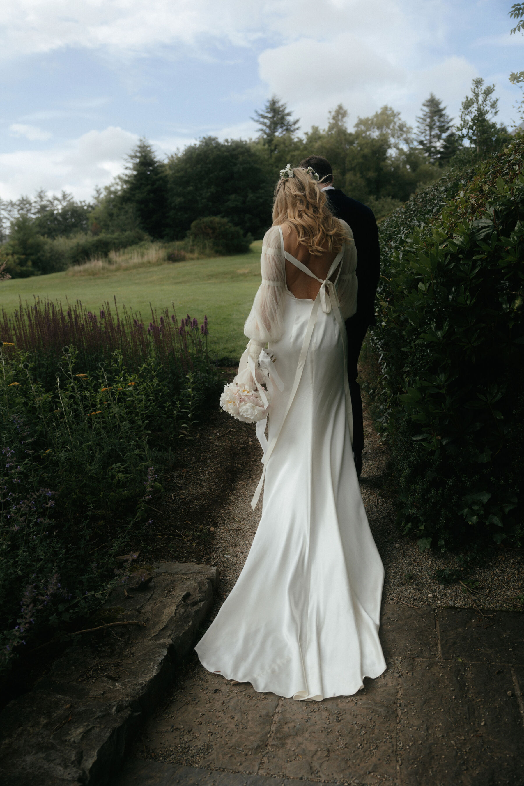 Romantic Ballynahinch Castle Wedding: Ciara in Danielle Frankel 24 CS 1094