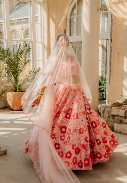 A Vibrant Hindu Wedding at Syon Park, Led by the UK’s First Female Hindu Priest