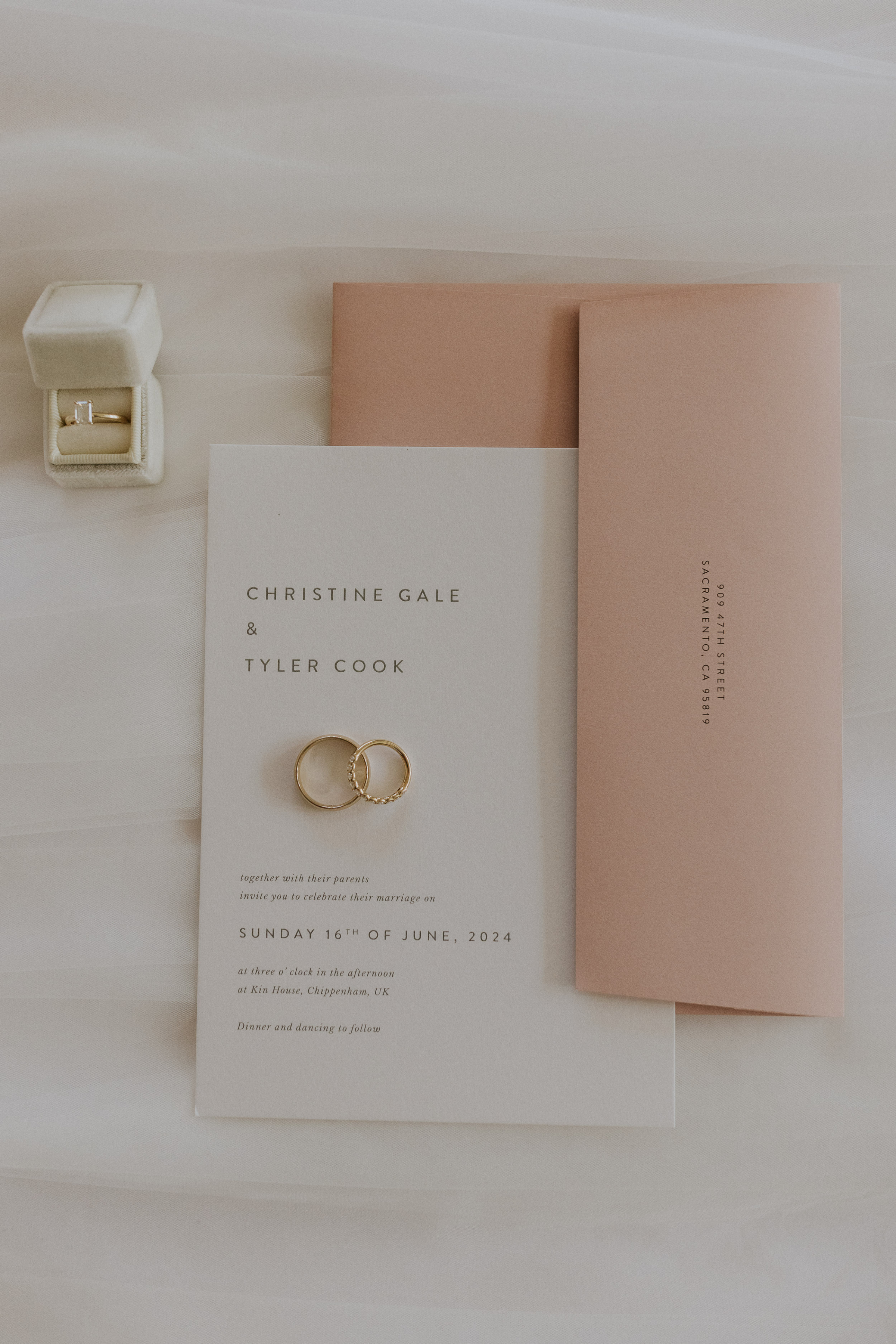 Elegant flat lay of modern peach stationery by Lilac & White. Maja Tsolo Photography.