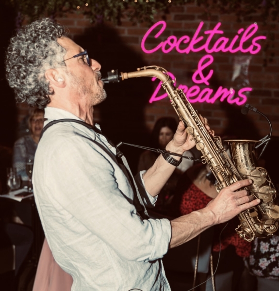 Carlo Saxophonist - UK wedding saxophonist