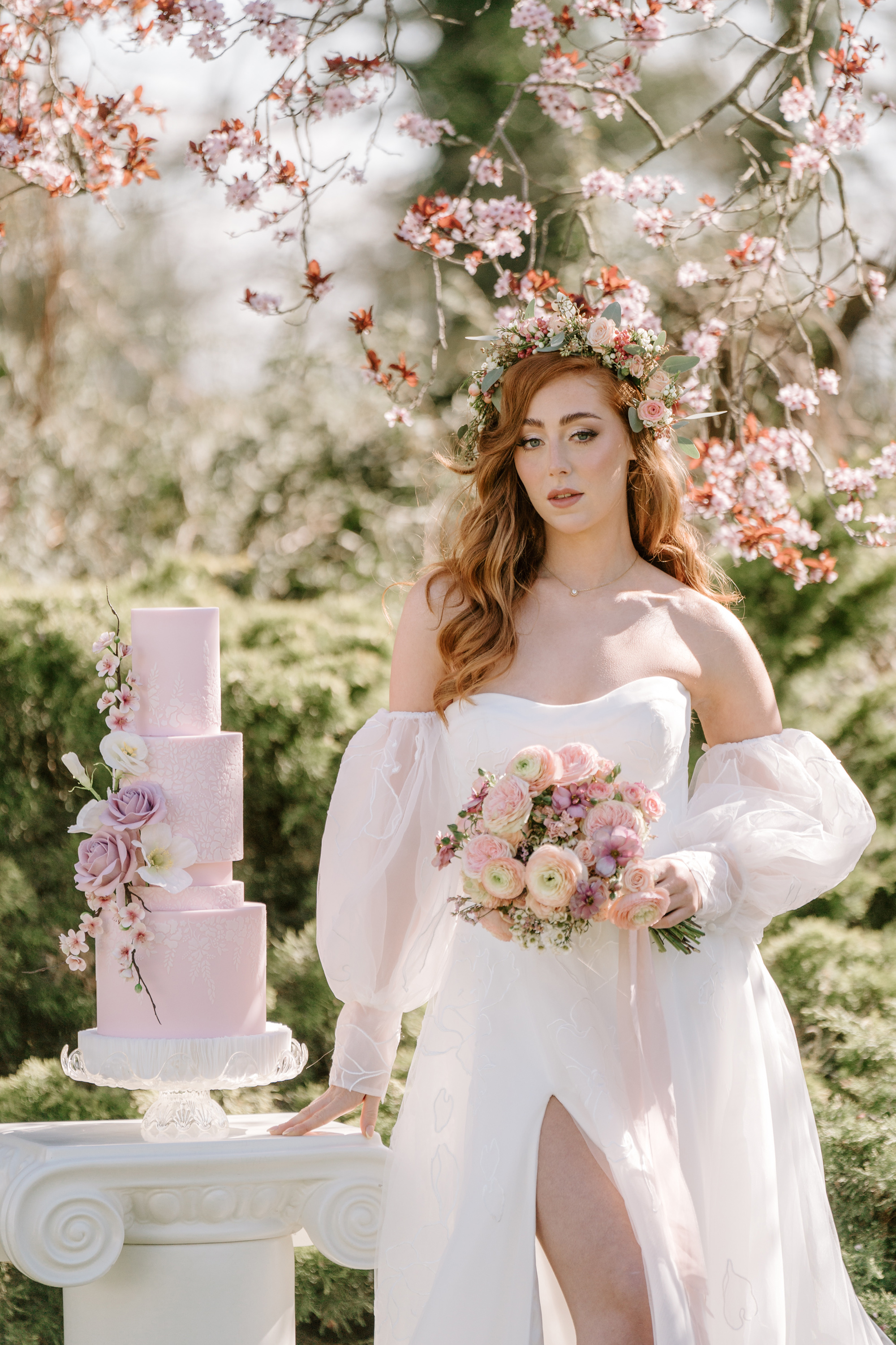 Romantic Spring Wedding Flowers with a Pre-Raphaelite Influence & Sustainable 'Foam Free' Floral Styling 4 Pre Raphaelite Inspired Bridal Editorial Twyning Park Gloucestershire 5