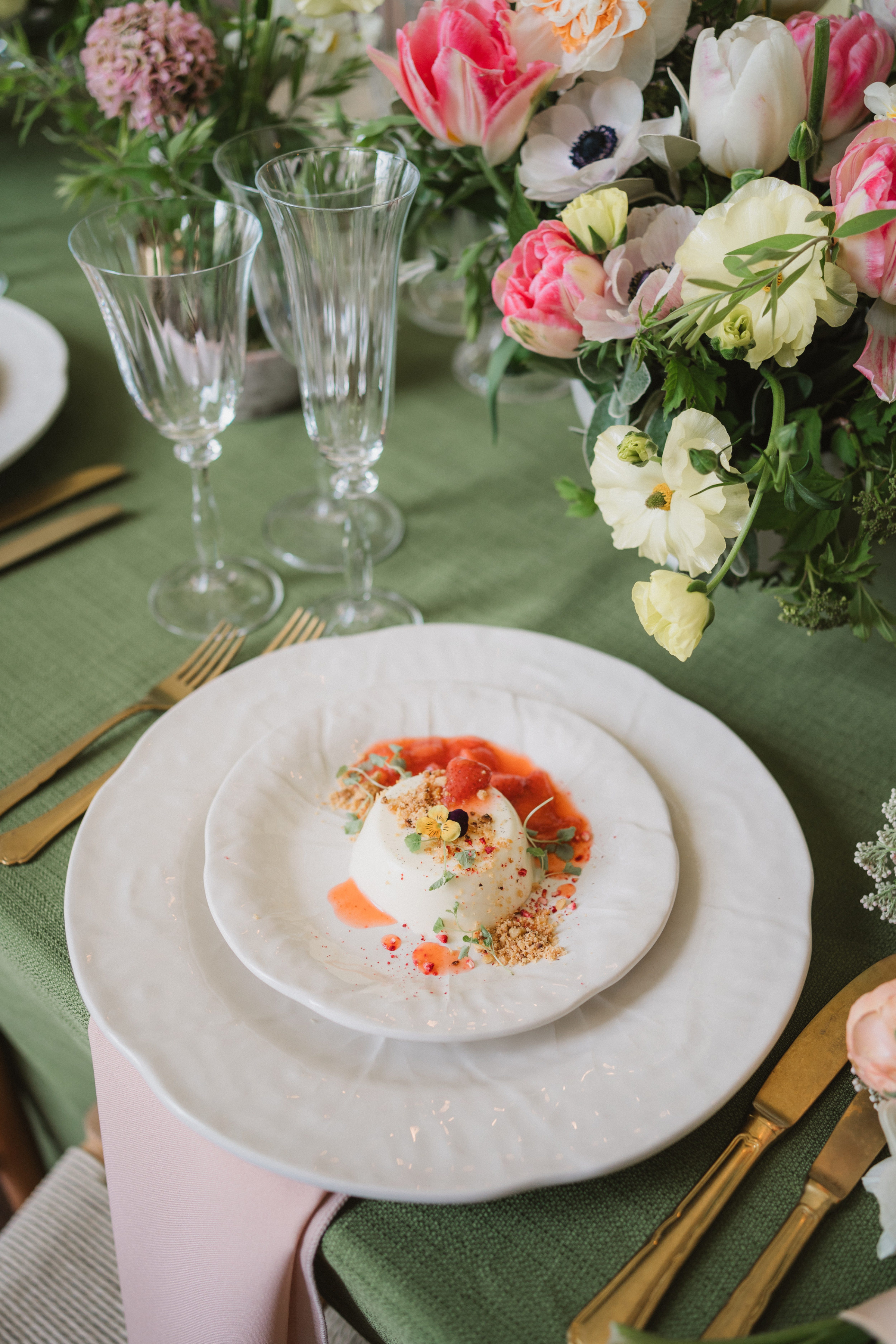 Spring Wedding Inspiration Cornwell Manor 175