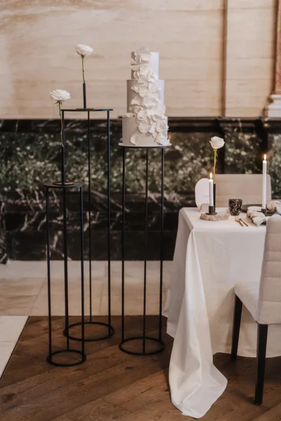 Elegant modern wedding cake by Bloom Bakehouse, designed for stylish couples in the Cotswolds, Northamptonshire, and surrounding areas including London.