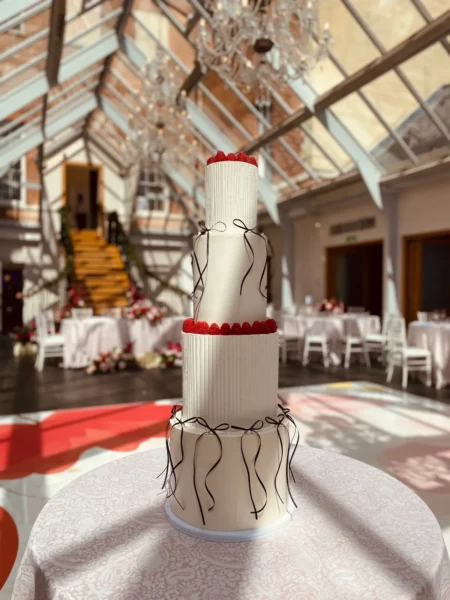 Elegant modern wedding cake by Bloom Bakehouse, designed for stylish couples in the Cotswolds, Northamptonshire, and surrounding areas including London.