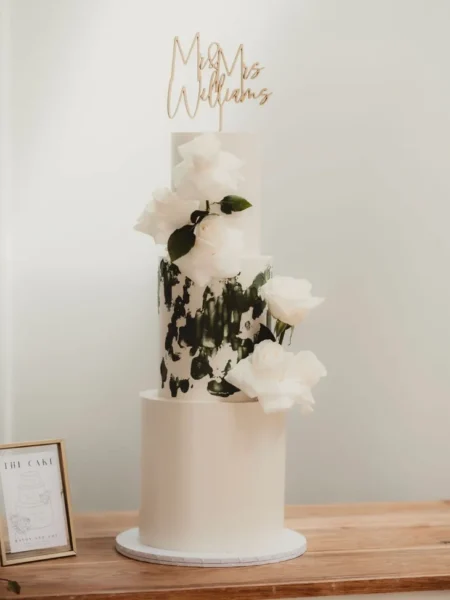 Elegant modern wedding cake by Bloom Bakehouse, designed for stylish couples in the Cotswolds, Northamptonshire, and surrounding areas including London.