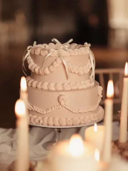 Elegant modern wedding cake by Bloom Bakehouse, designed for stylish couples in the Cotswolds, Northamptonshire, and surrounding areas including London.
