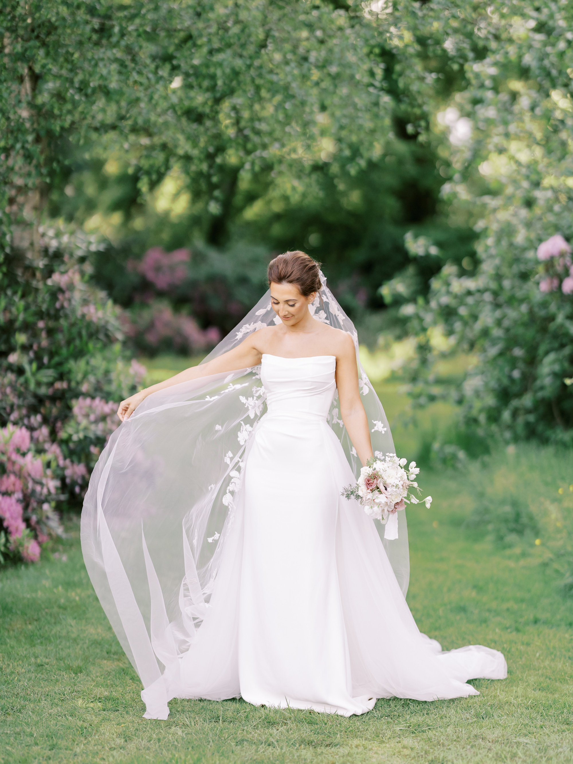 Classy and Elegant Wedding at Iscoyd Park with a Chosen by KYHA Gown 14 Iscoyd Park Wedding Heledd Roberts 130