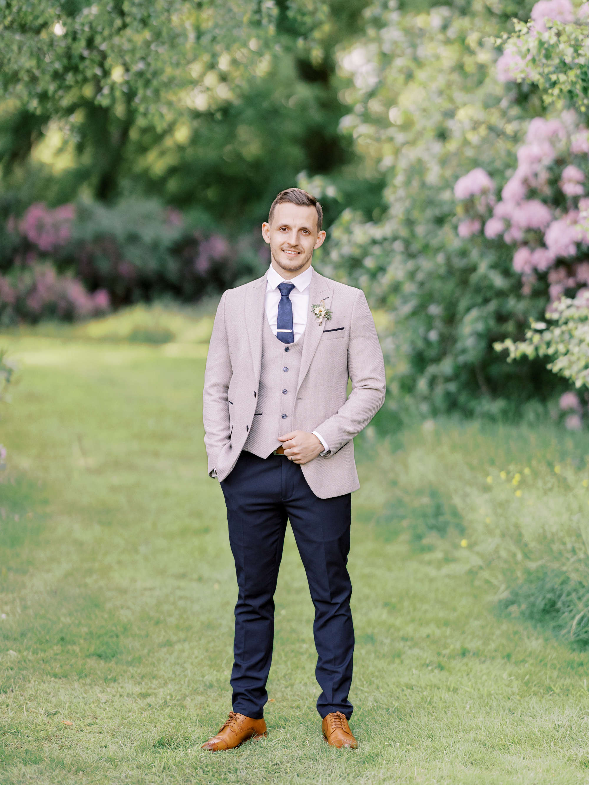 Classy and Elegant Wedding at Iscoyd Park with a Chosen by KYHA Gown 30 Iscoyd Park Wedding Heledd Roberts 134