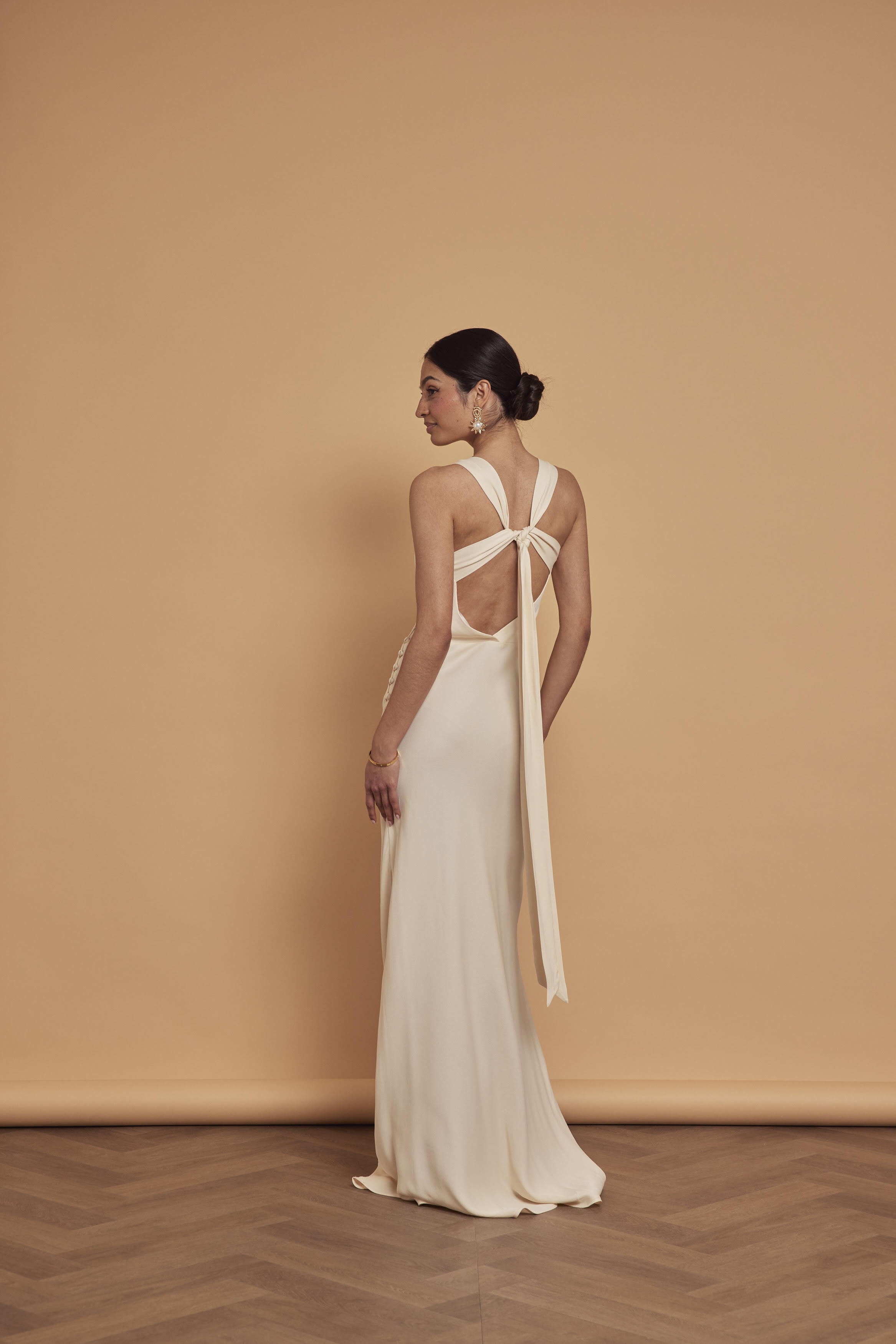 5 Minutes to Perfect Bridesmaid Dresses 8 Tie back bridesmaids dress by Maids to Measure.