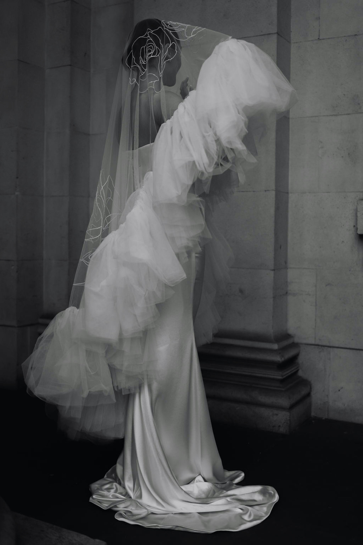 London City Wedding Style With a Maximalist Ruffled Veil 31 Modern City Wedding Inspiration 46