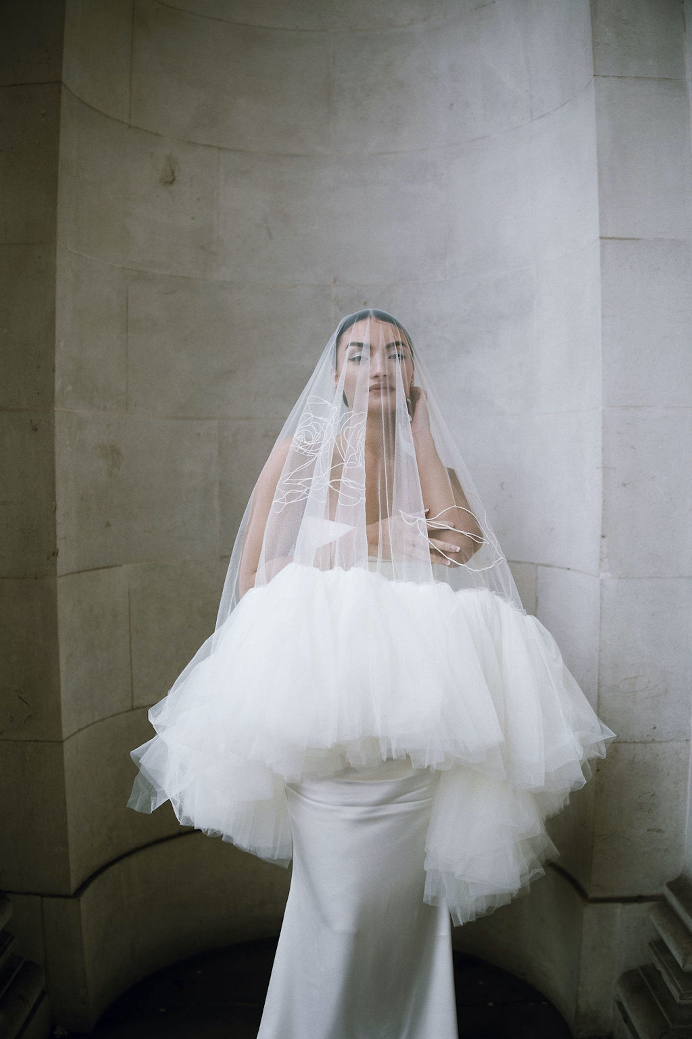 London City Wedding Style With a Maximalist Ruffled Veil 37 Modern City Wedding Inspiration 8
