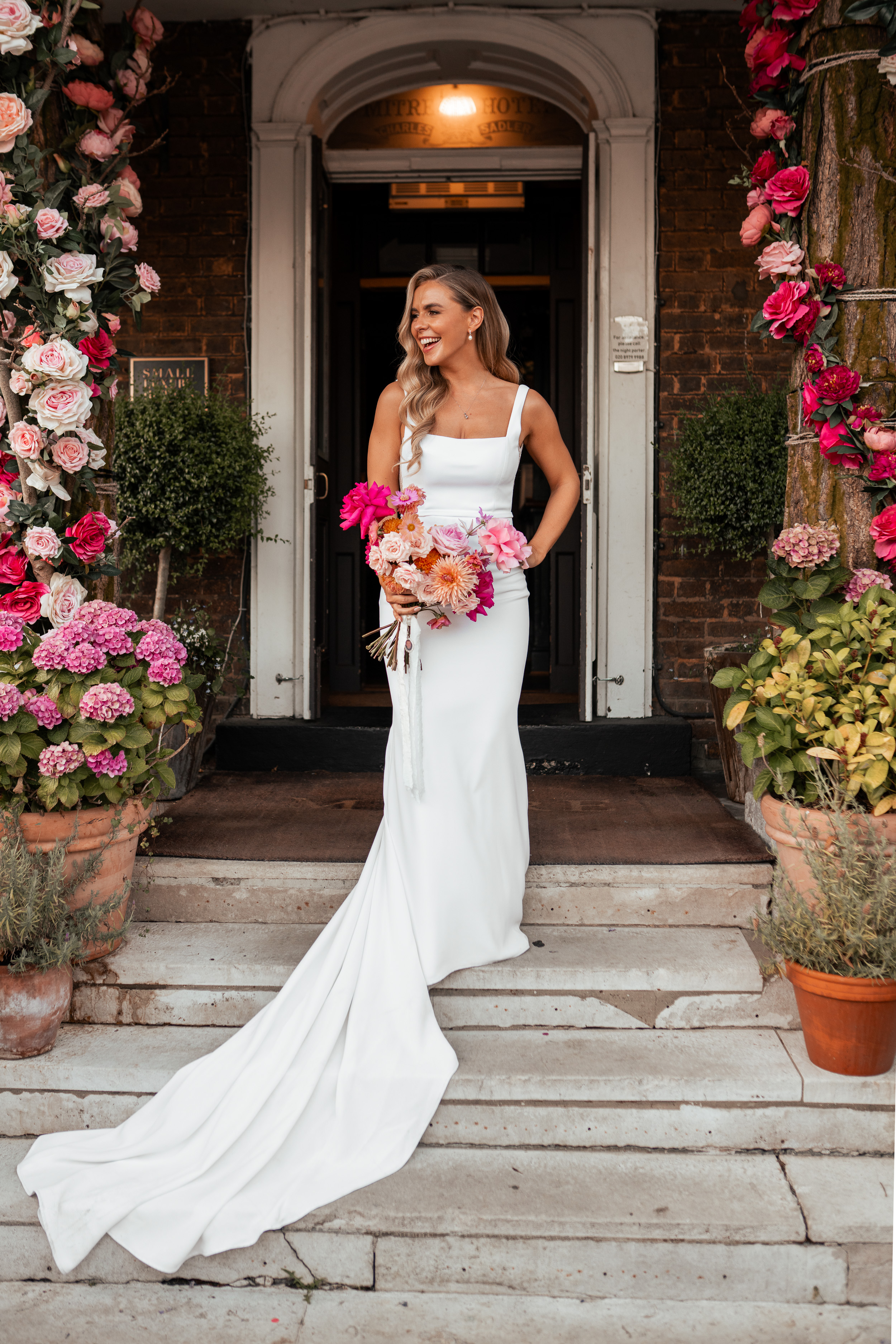 This Modern Revelry Mitre Hampton Court Wedding Becca Joe 94
