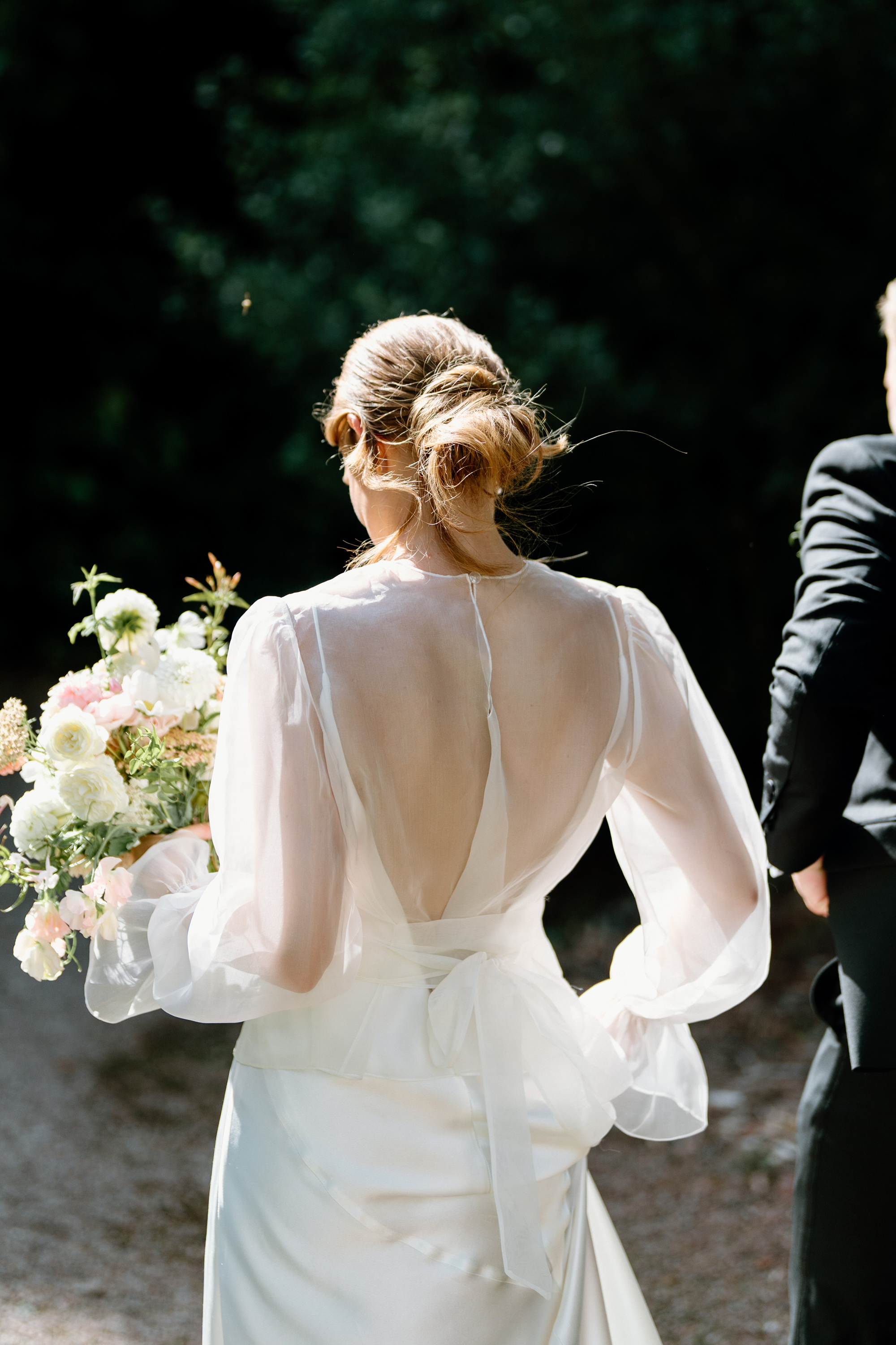 Katie in The Own Studio For Her Elegant Summer Wedding at Broadfield Court 34 Broadfield Court Wedding 115 1