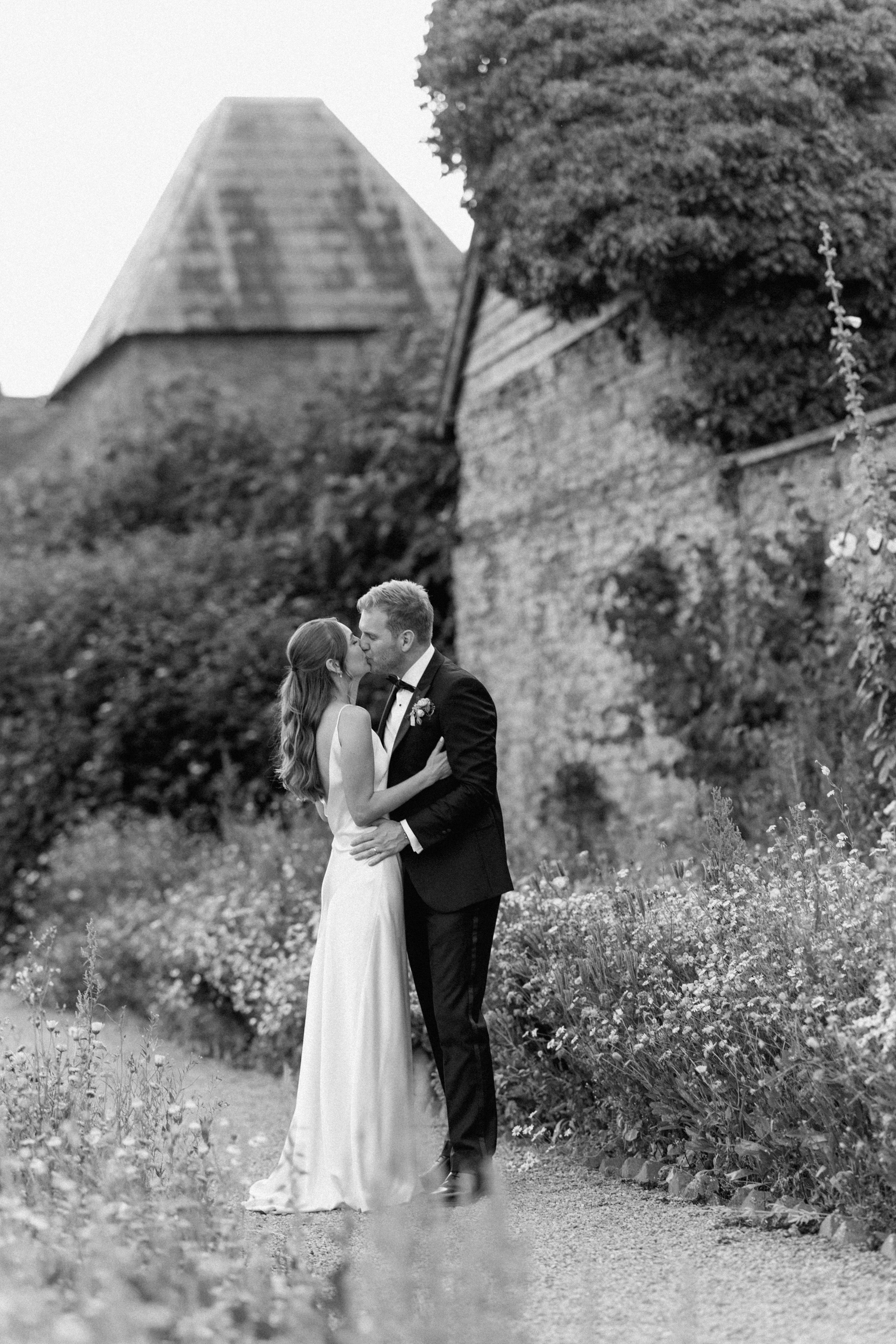 Katie in The Own Studio For Her Elegant Summer Wedding at Broadfield Court 48 Broadfield Court Wedding 153 1