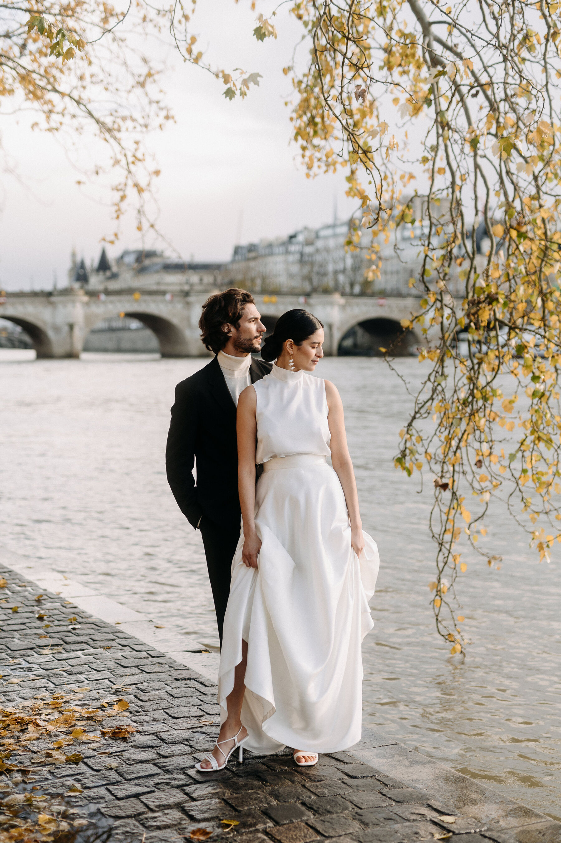 How To Choose a Wedding Dress by Frida Hoffman-Clark of Kladek Paris 36 Turtle neck wedding top and long silk skirt by Kladek Paris.