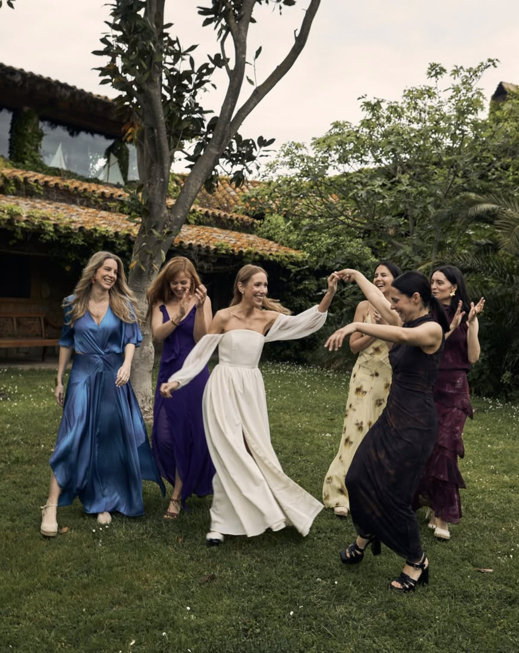 Real bride wearing a Kladek Paris silk dress.