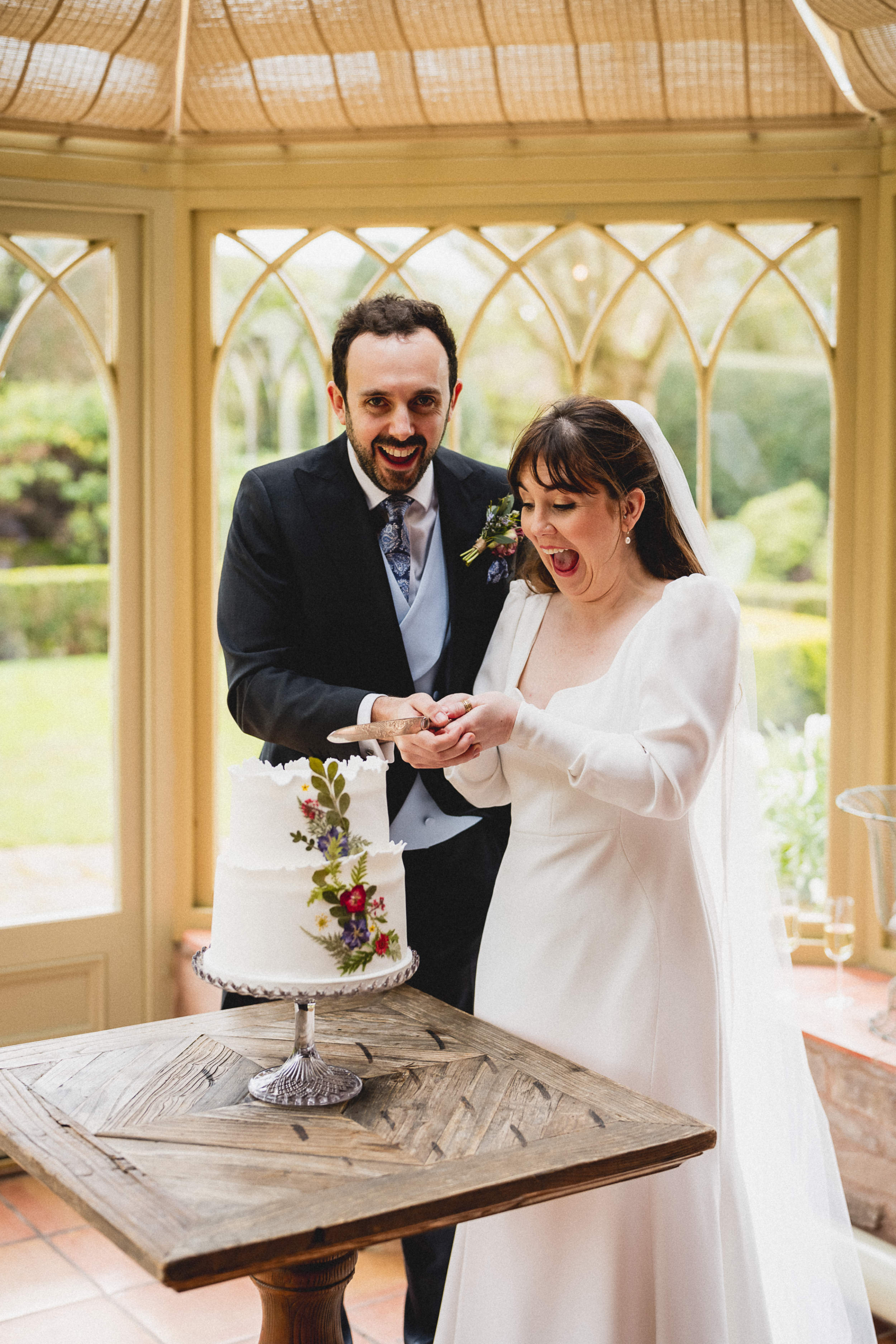 308 Wedding Photography Dewsall Court April Alex Lewis Fackrell Photography - A Classy & Elegant Sustainable Wedding at Dewsall Court with Flowers by Dorothy Seed 308 Wedding Photography Dewsall Court April Alex Lewis Fackrell Photography
