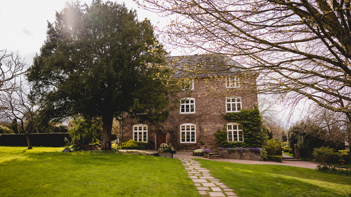 503 Wedding Photography Dewsall Court April Alex Lewis Fackrell Photography - A Classy & Elegant Sustainable Wedding at Dewsall Court with Flowers by Dorothy Seed 503 Wedding Photography Dewsall Court April Alex Lewis Fackrell Photography