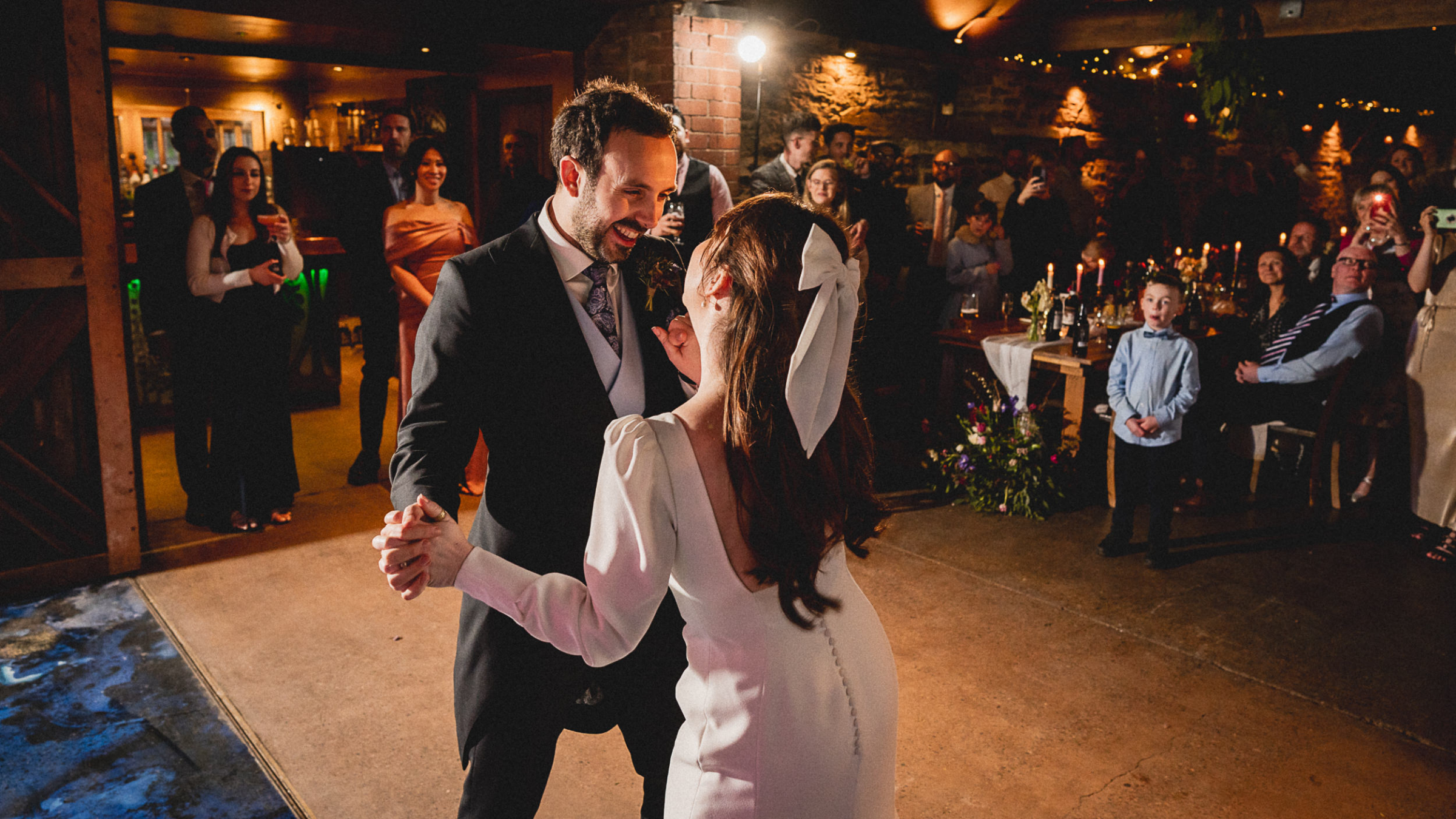 576 Wedding Photography Dewsall Court April Alex Lewis Fackrell Photography - A Classy & Elegant Sustainable Wedding at Dewsall Court with Flowers by Dorothy Seed 576 Wedding Photography Dewsall Court April Alex Lewis Fackrell Photography