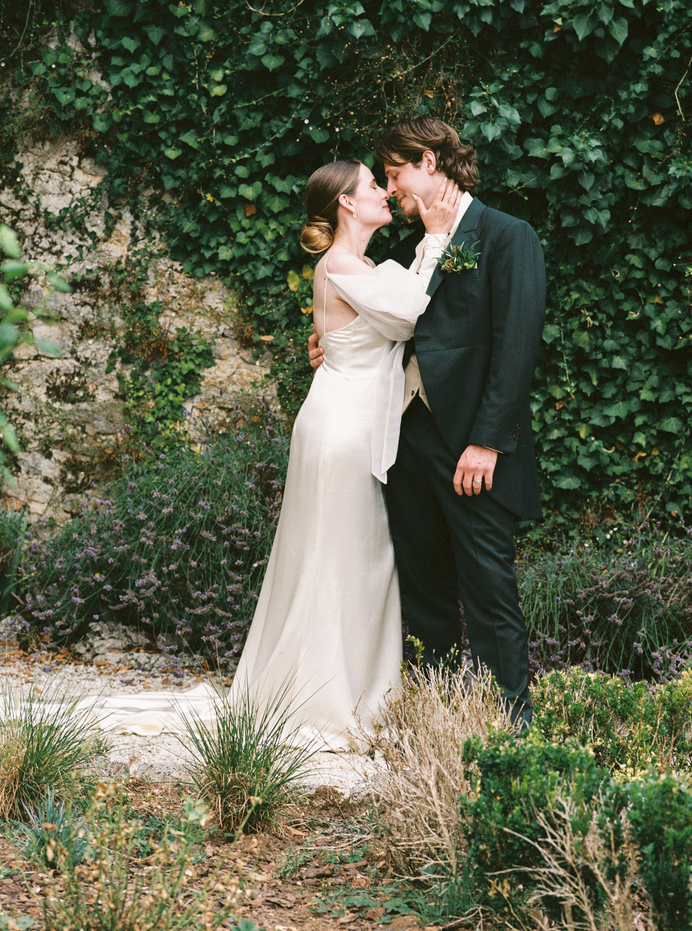 Danielle Frankel bride Chateau Lagut wedding 137