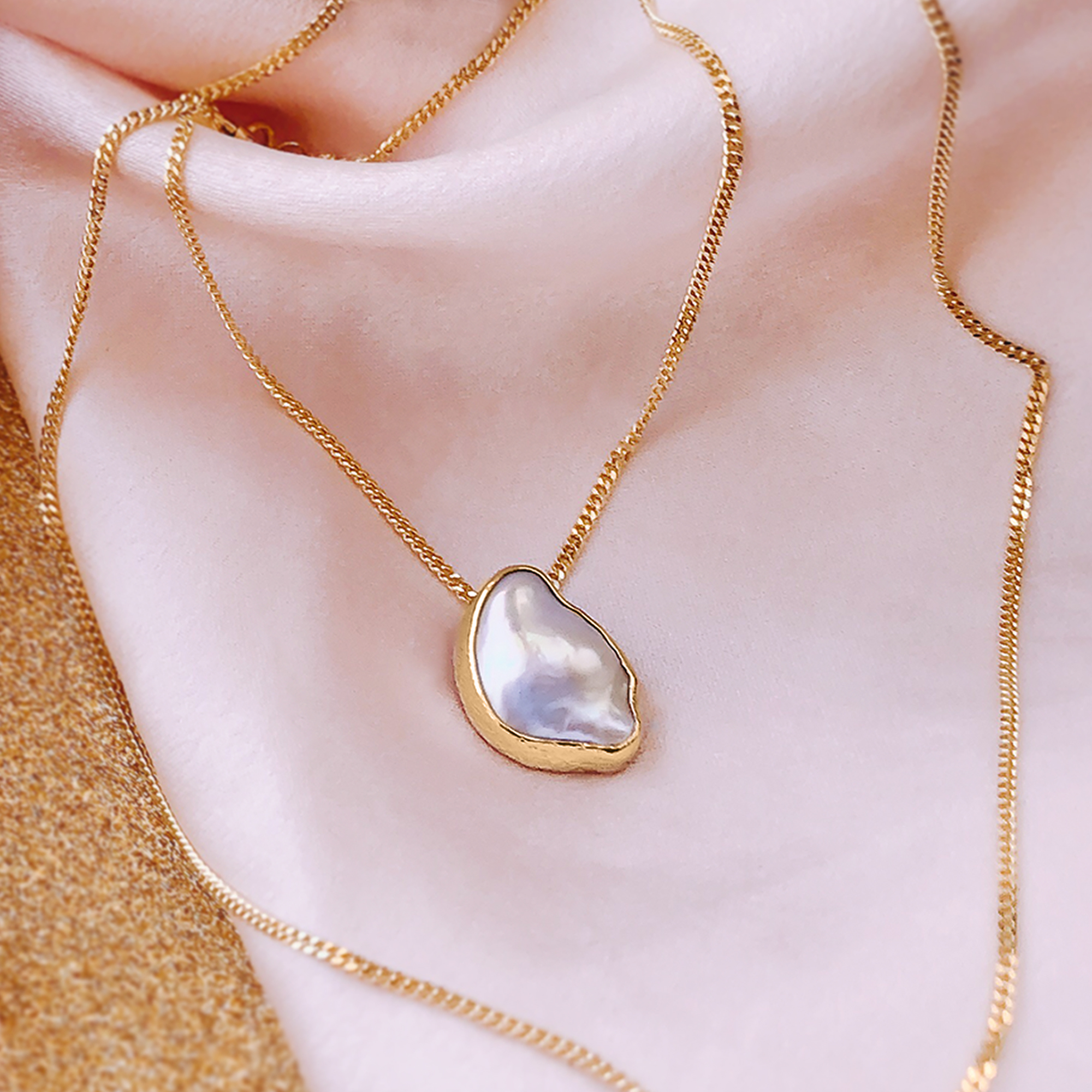 BDC Keshi Gold necklace 01 - Bijoux de Chagall: Handcrafted Eco-Jewellery Designed With Artistry & Sustainability BDC Keshi Gold necklace 01