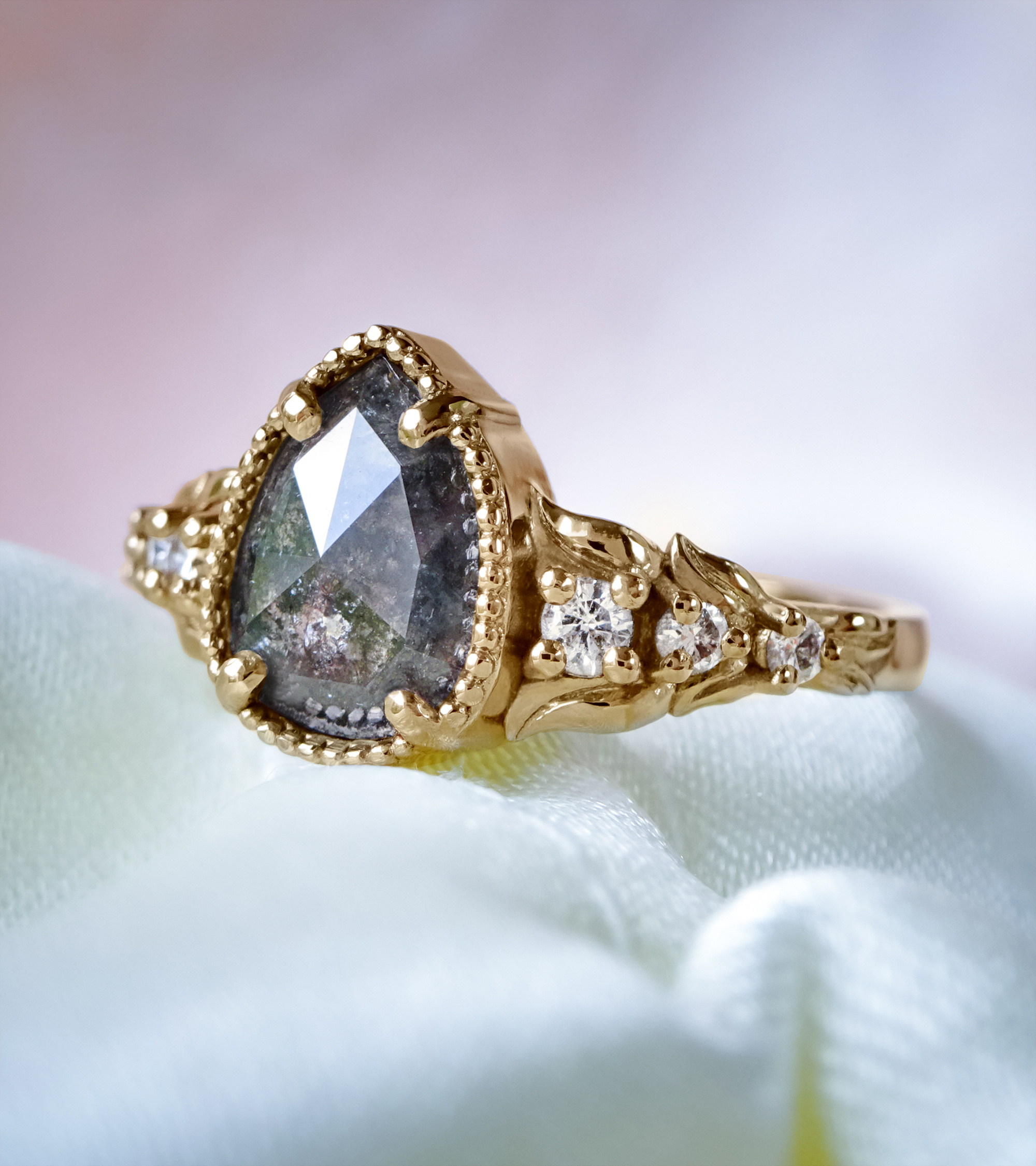 Bijoux de Chagall Eco Sustainable Luxury Rings BDC Flora SP Diamond ring