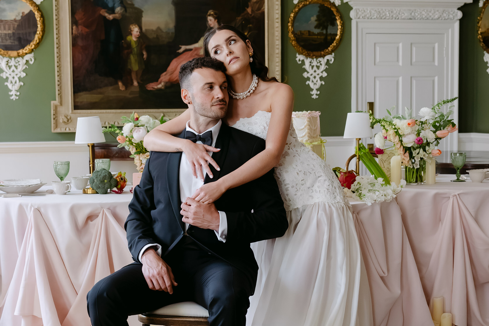 Elegant London wedding editorial at Foundling Museum