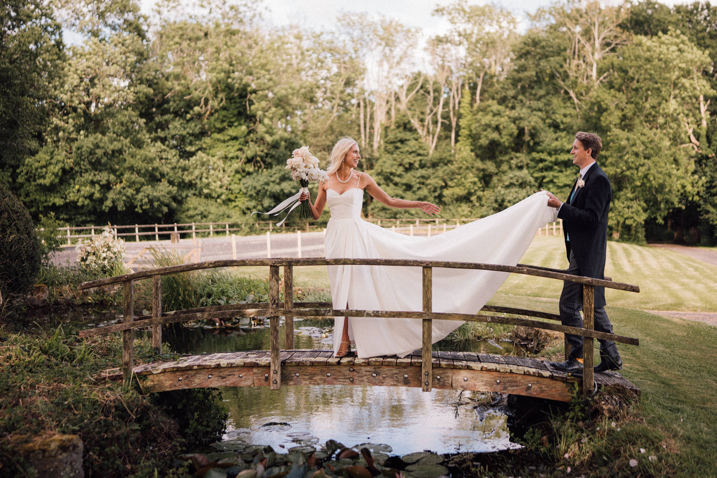 Vera Wang Bride's Marquee Wedding at Home Vera Wang Bride's Marquee Wedding at Home