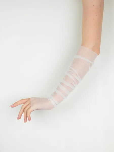 C'est Jeanne handmade tulle bridal gloves.1