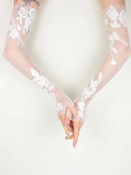 C'est Jeanne handmade tulle bridal gloves.1