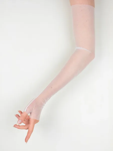 C'est Jeanne handmade tulle bridal gloves.1