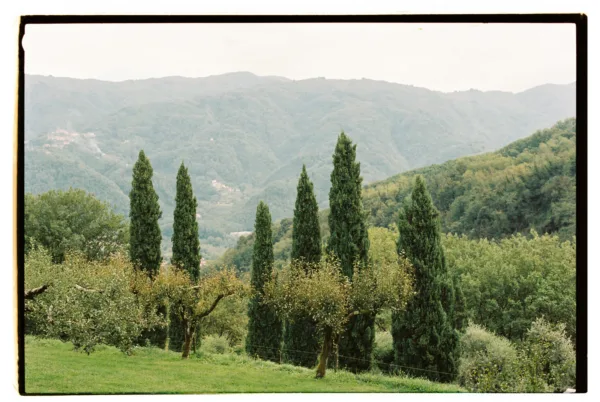 Tuscany wedding photographer Villa Catureglio