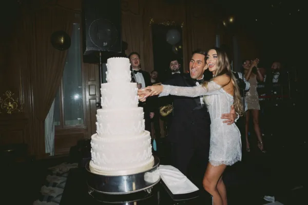Introducing The Abigail Bloom Cake Company: Elegant, Showstopping Wedding Cakes With Beautiful flavours & Delicately Light Sponges