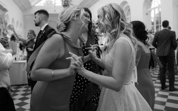 Eleanor Bryant Photography - Bristol and Cotswolds wedding photography