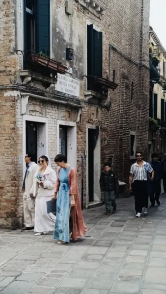 A Venetian Love Story: Brenda & Uriel’s Intimate Gondola Wedding