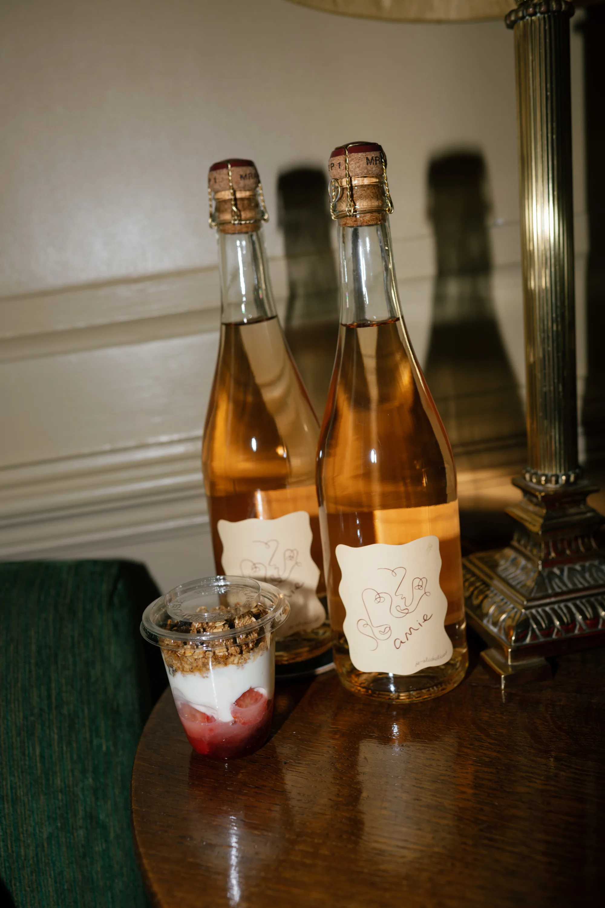 London Pub Wedding Helaina Storey Photography.8