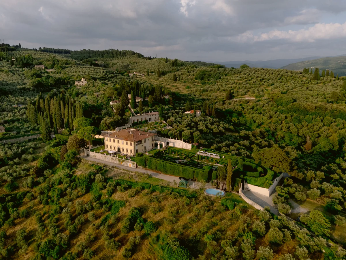 Phillipa Lepley Bride at Villa Gamberaia